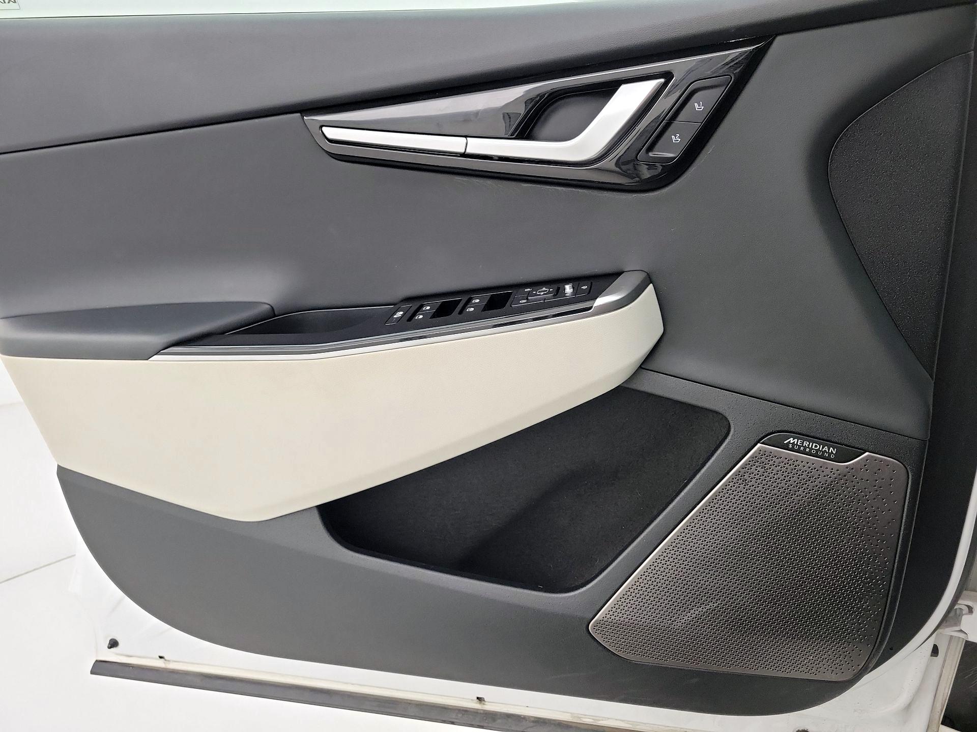 Thumbnail: 2023 Kia EV6 - 12