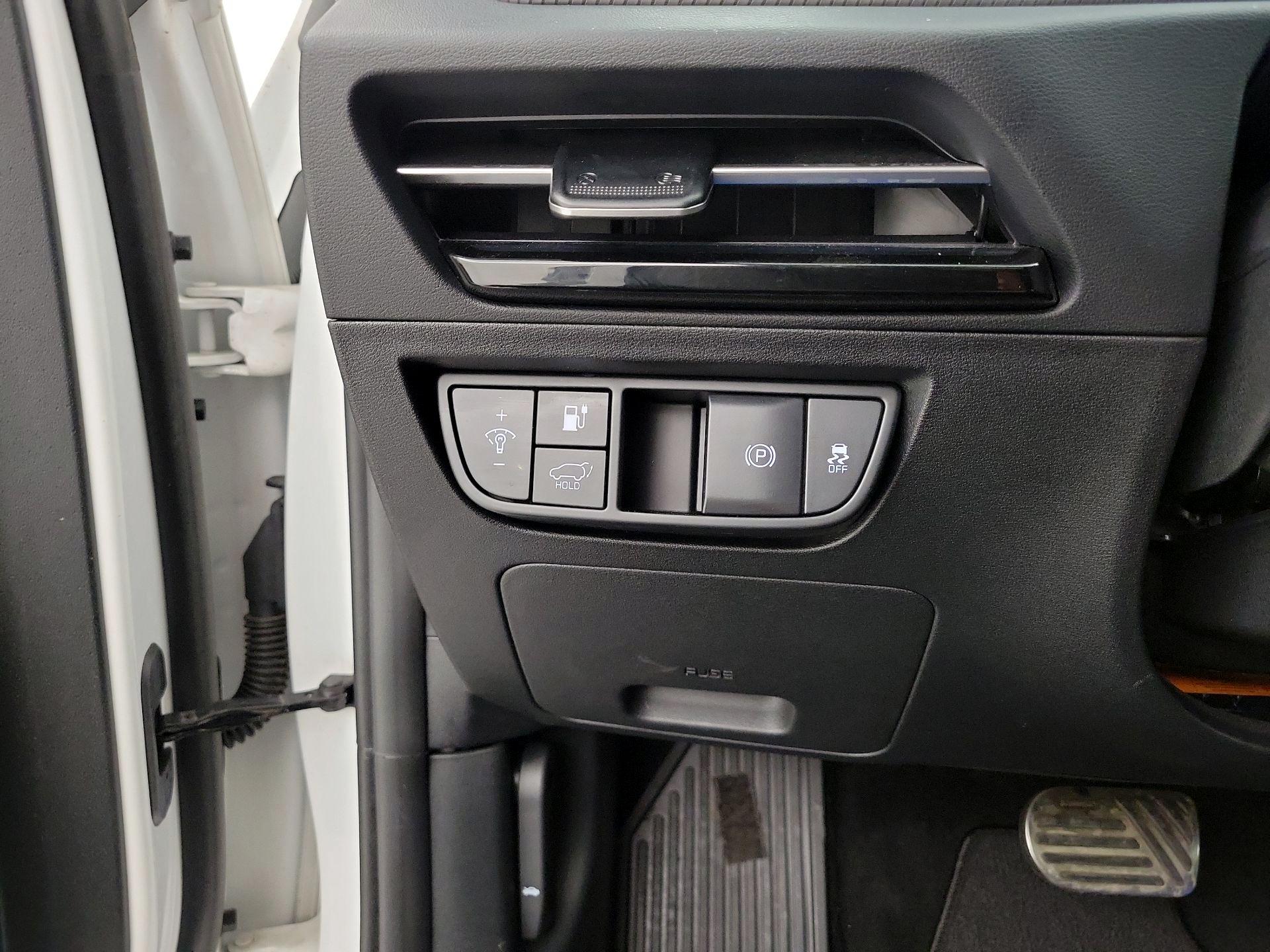 Thumbnail: 2023 Kia EV6 - 13