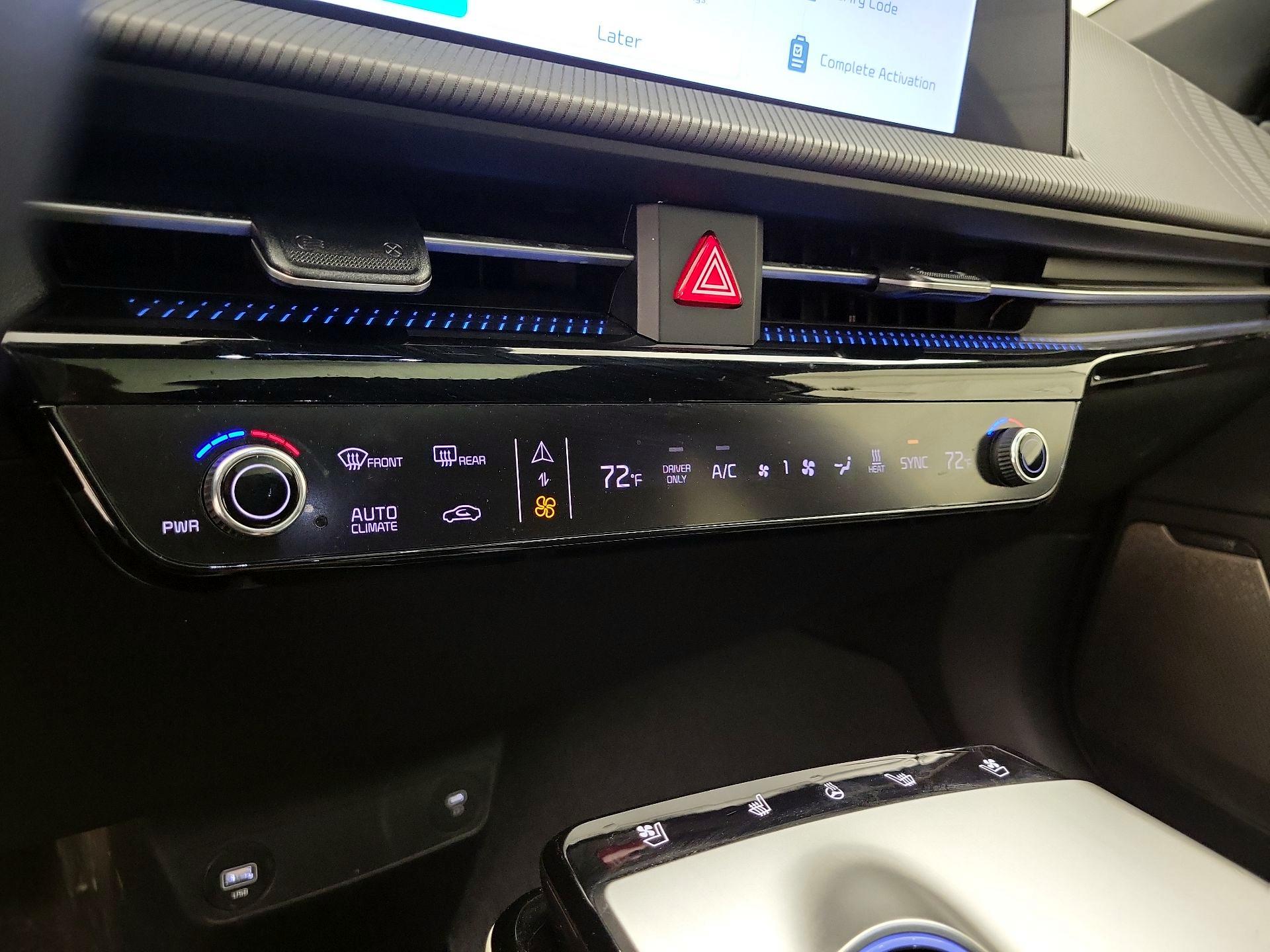 Thumbnail: 2023 Kia EV6 - 17