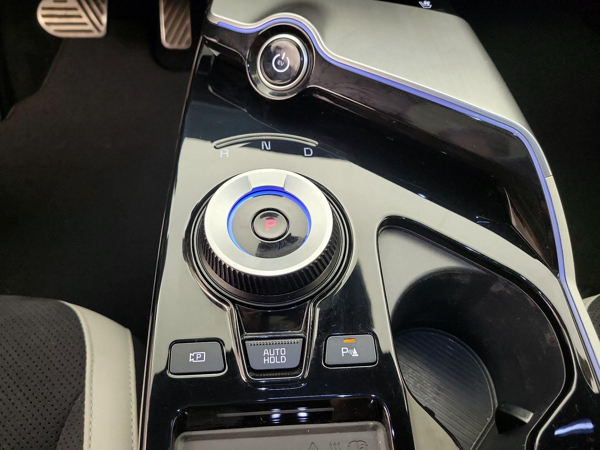 Thumbnail: 2023 Kia EV6 - 18