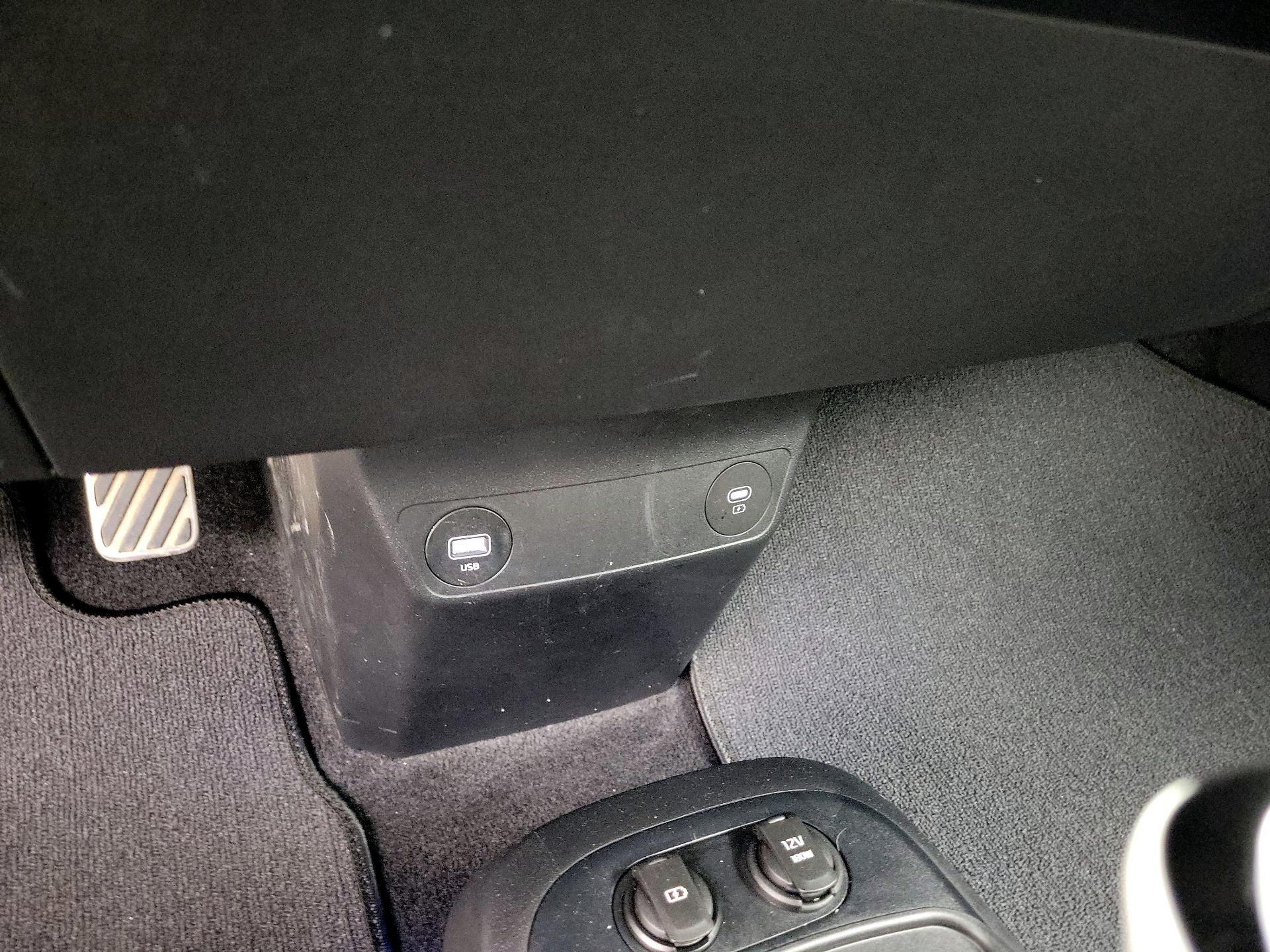 Thumbnail: 2023 Kia EV6 - 19