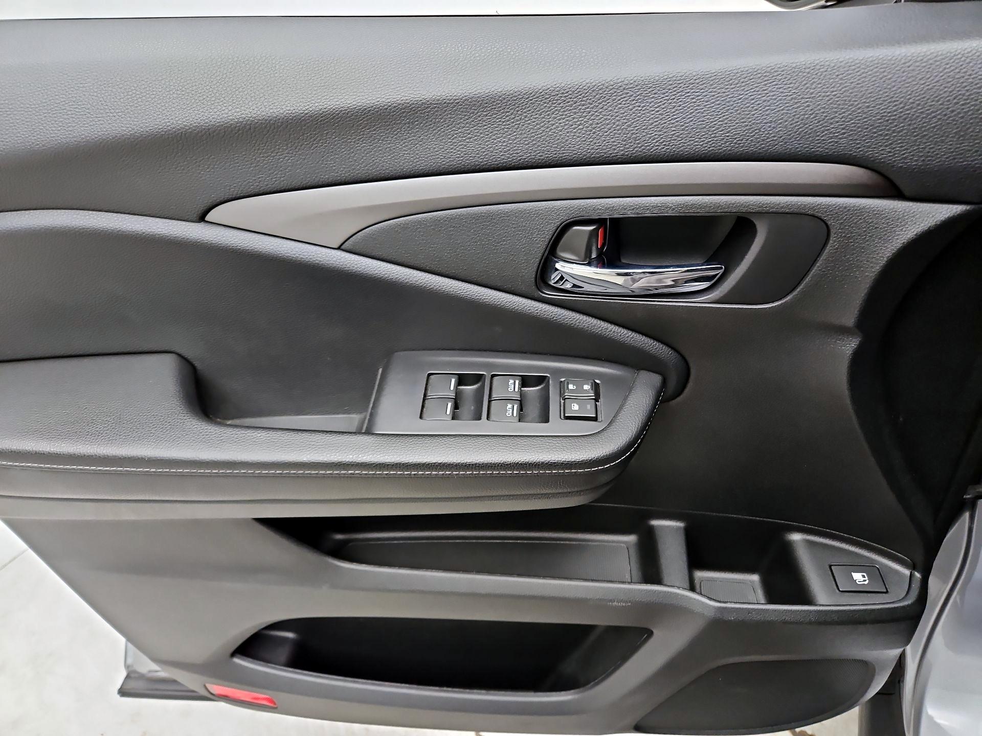 Thumbnail: 2019 Honda Ridgeline - 12