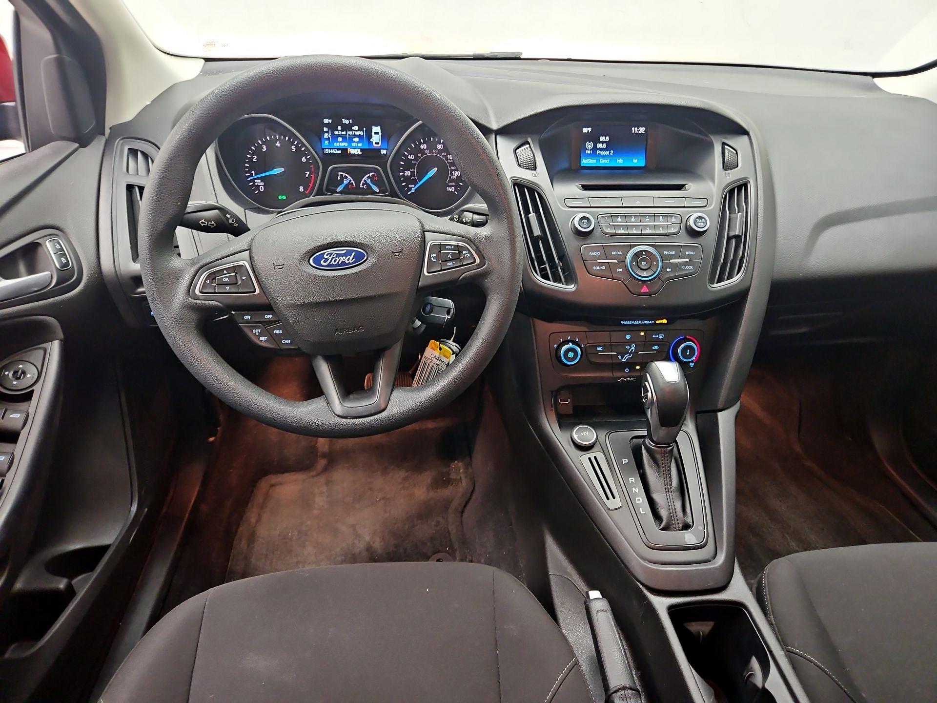 Thumbnail: 2015 Ford Focus - 10