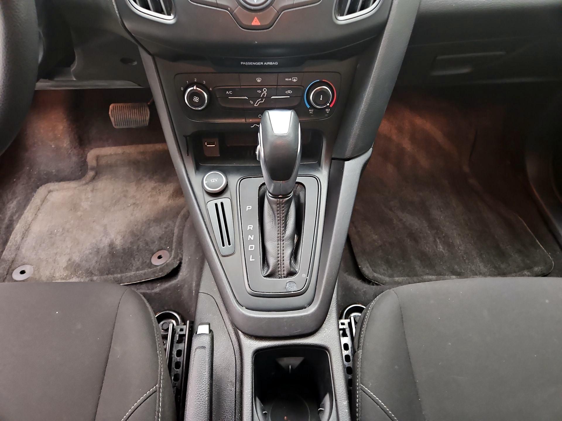 Thumbnail: 2015 Ford Focus - 17