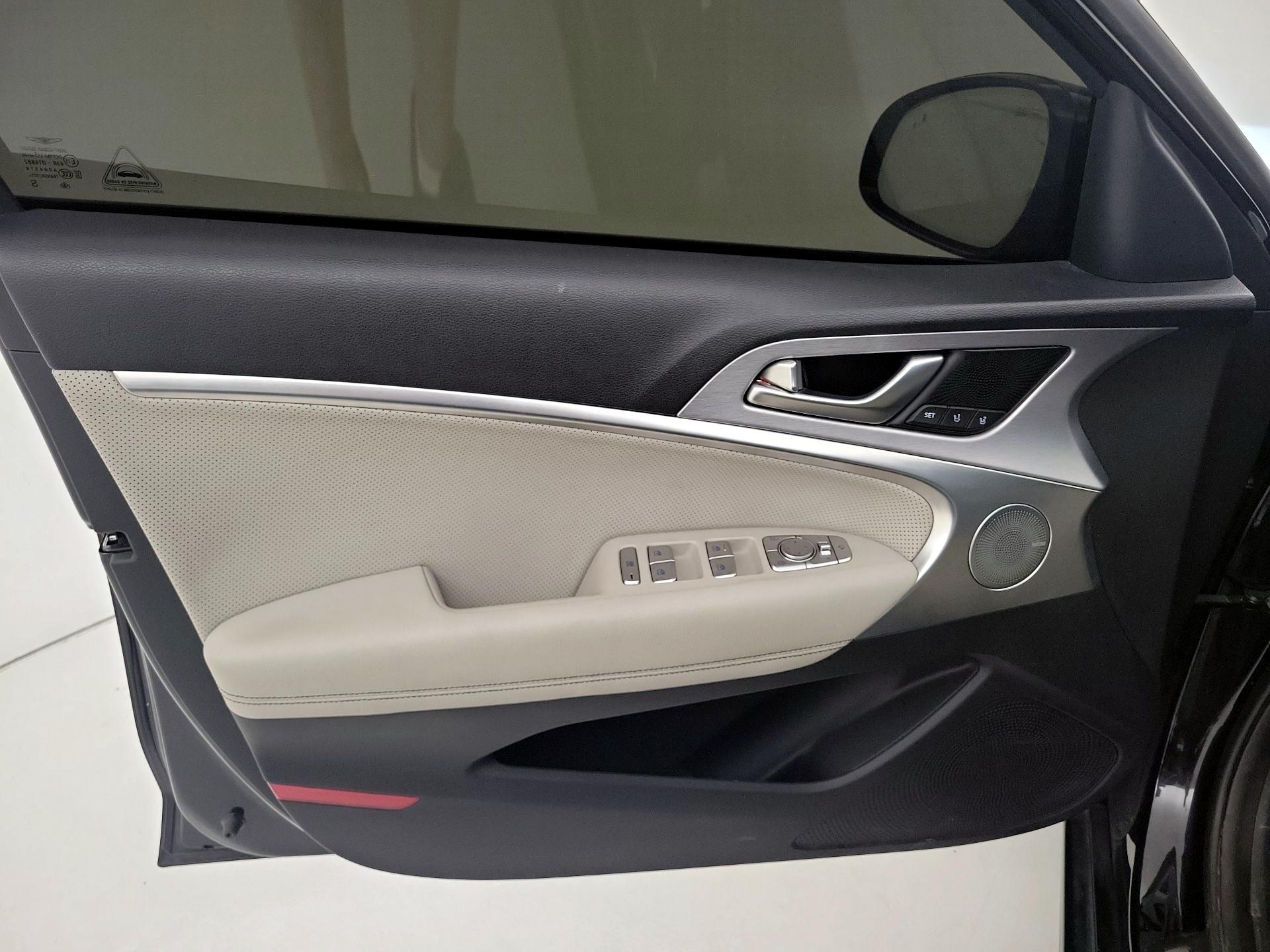 Thumbnail: 2020 Genesis G70 - 10