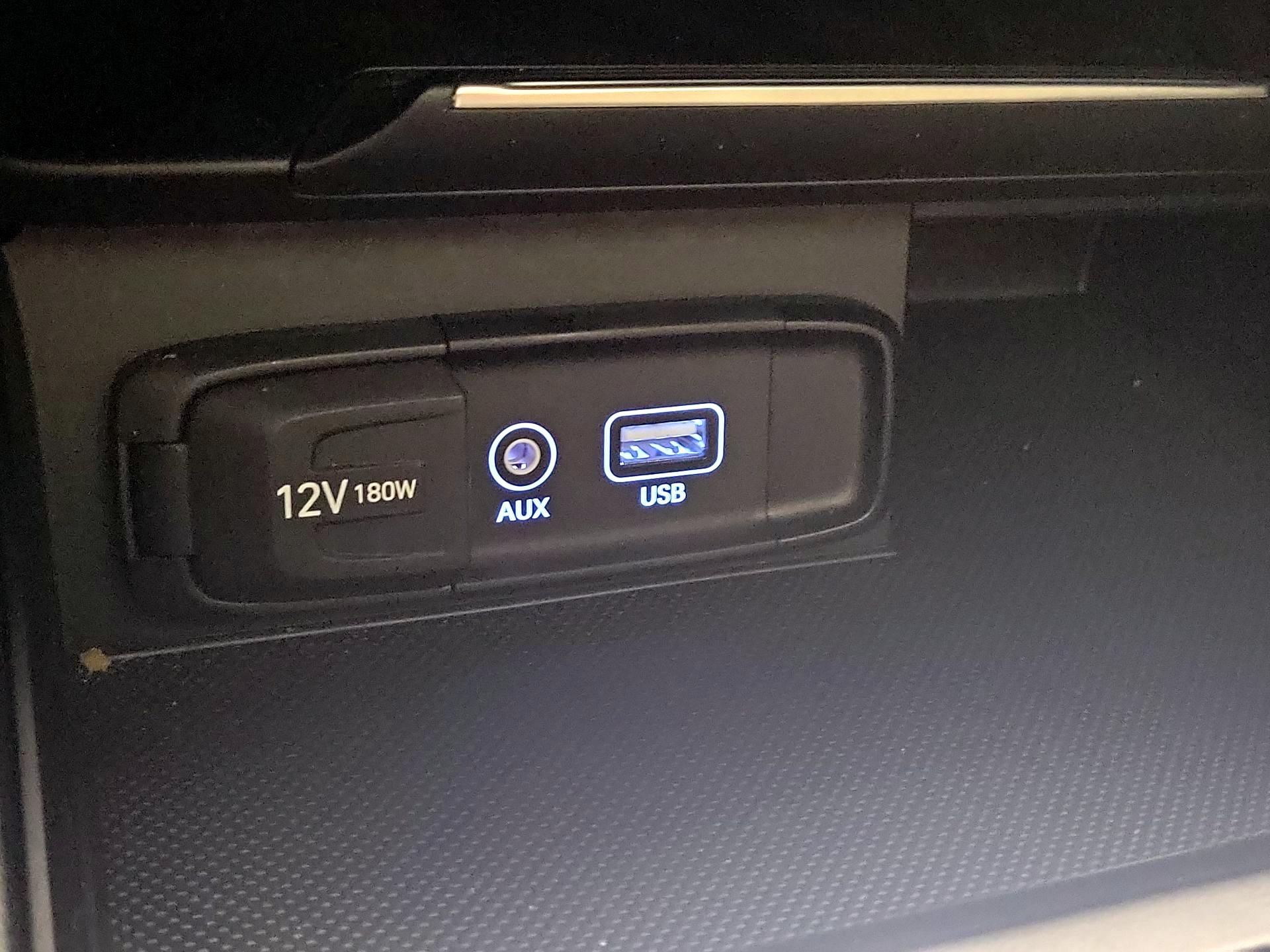 Thumbnail: 2020 Genesis G70 - 17