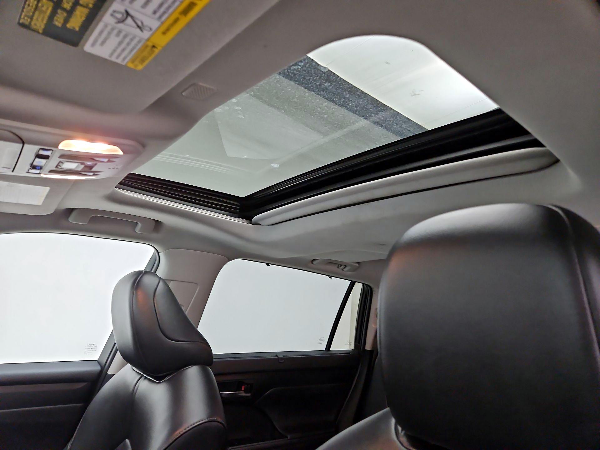 Thumbnail: 2022 Toyota Highlander - 18
