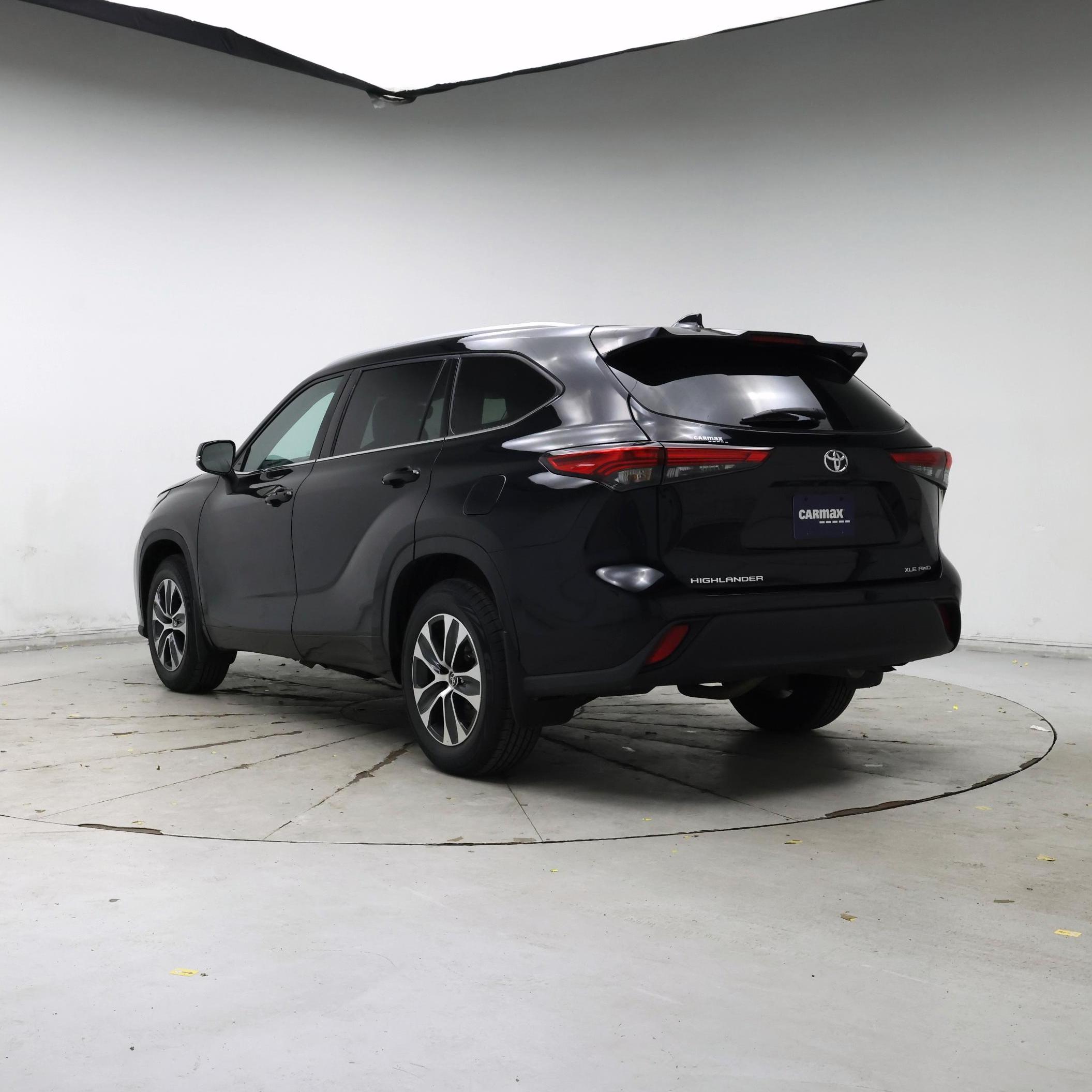 Thumbnail: 2022 Toyota Highlander - 2