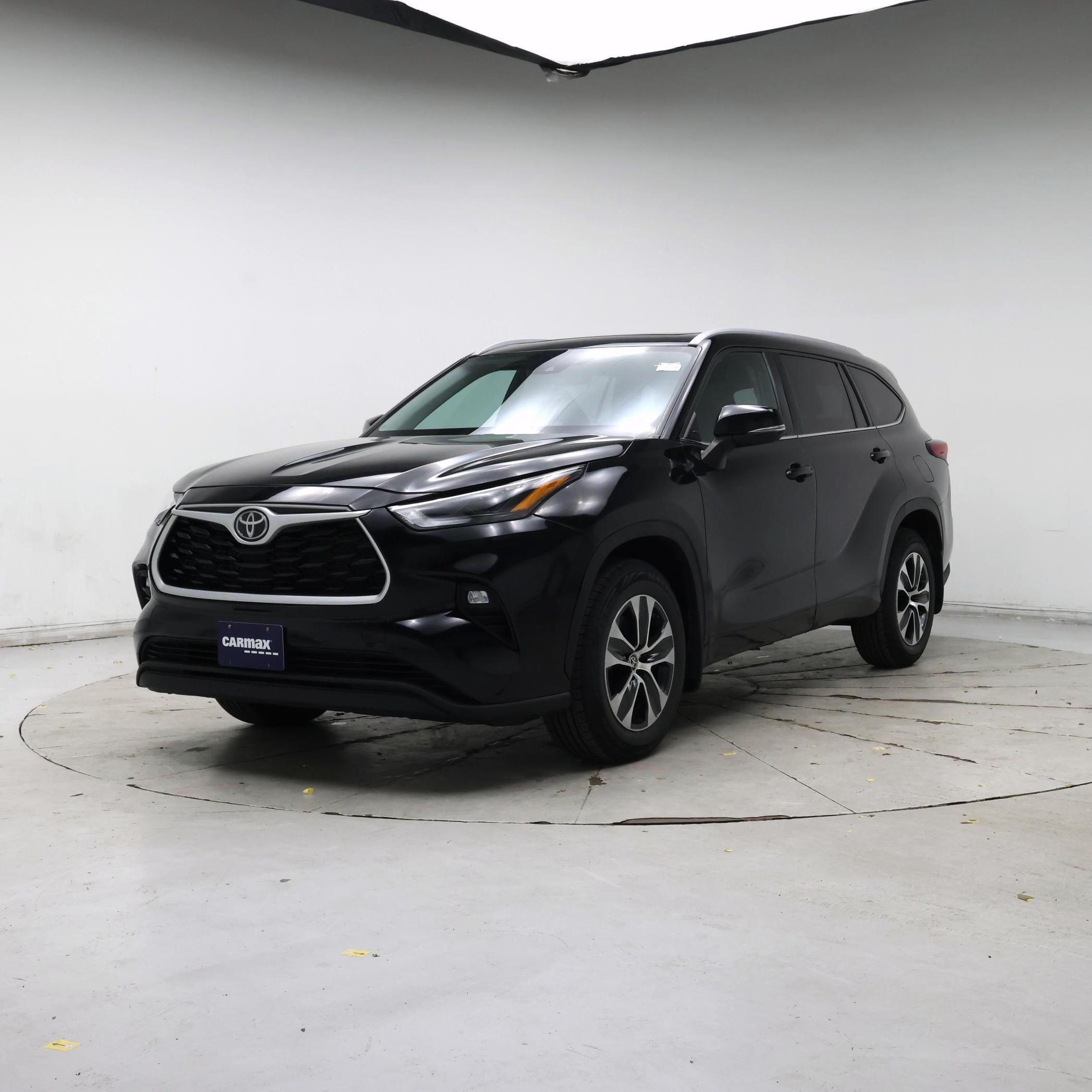 Thumbnail: 2022 Toyota Highlander - 4