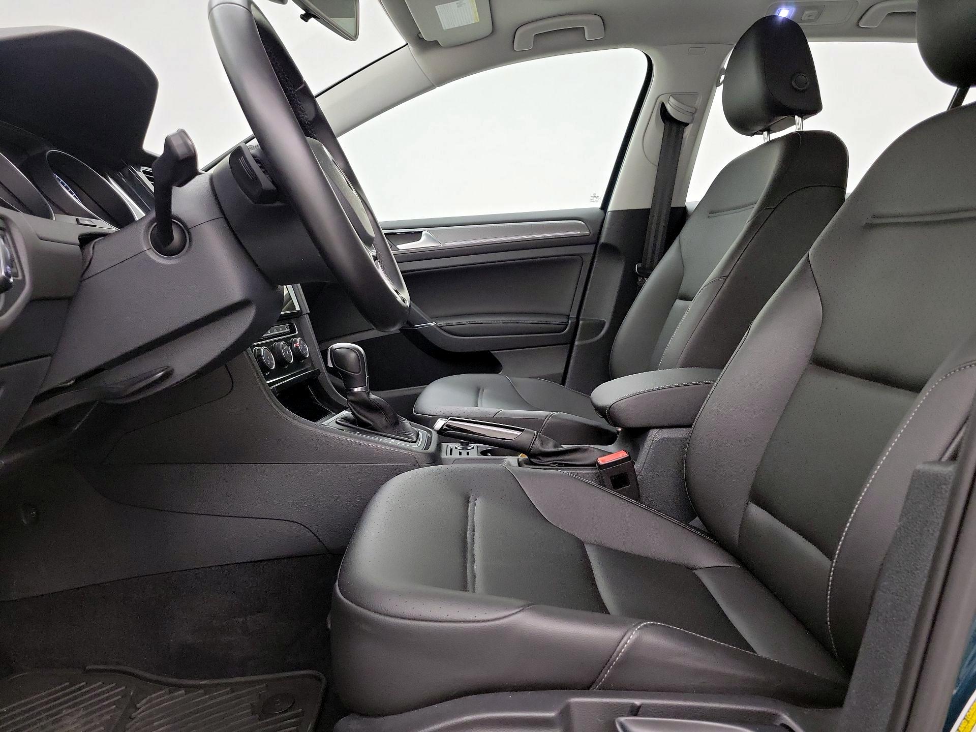 Thumbnail: 2018 Volkswagen Golf - 11