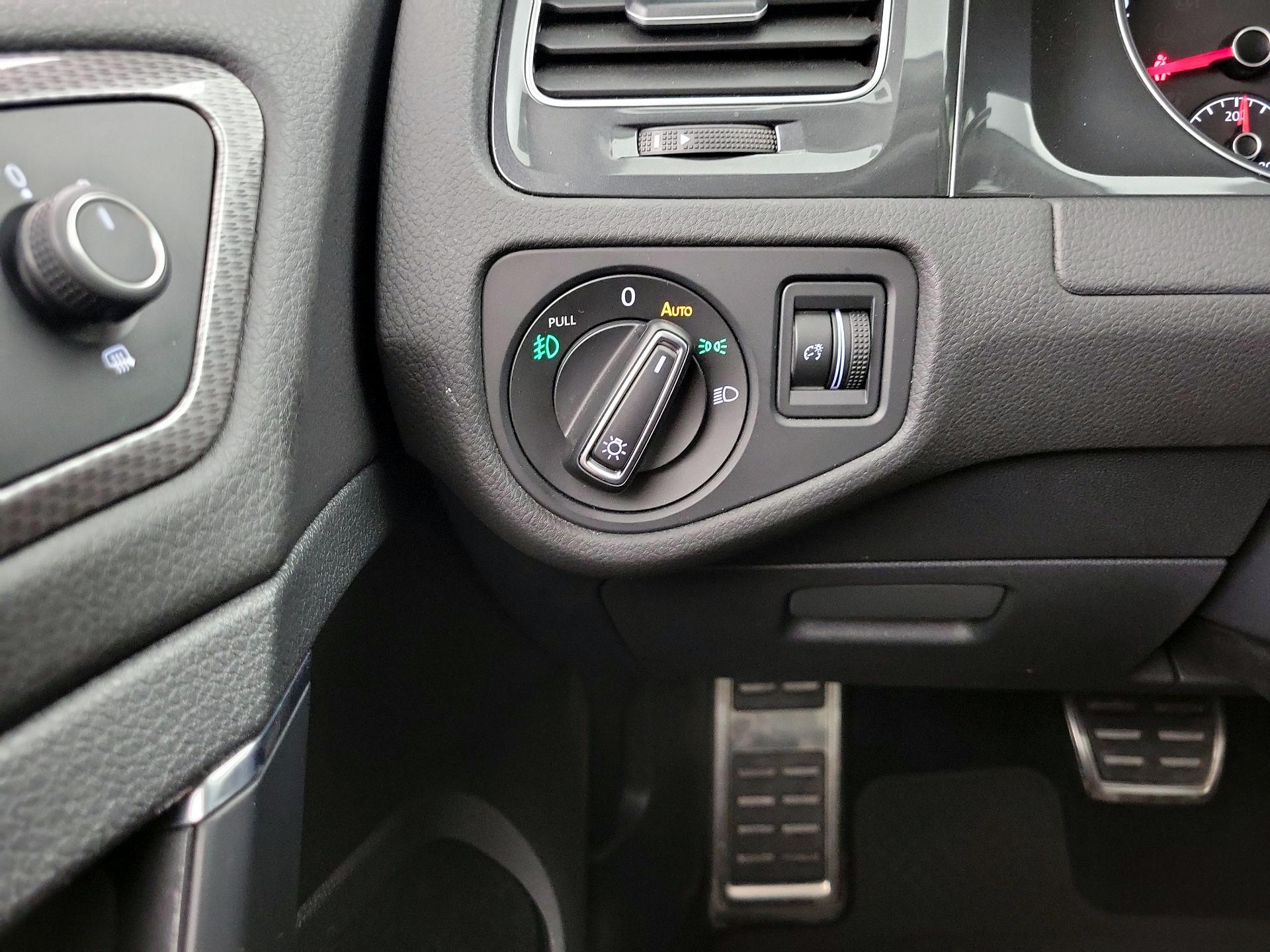 Thumbnail: 2018 Volkswagen Golf - 13