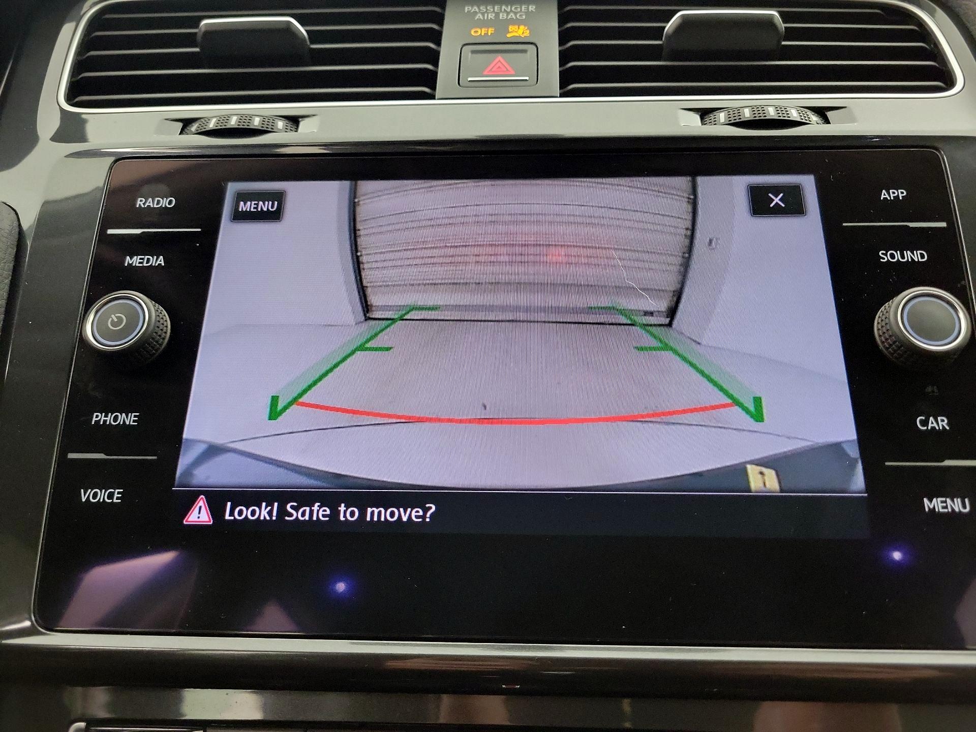 Thumbnail: 2018 Volkswagen Golf - 14