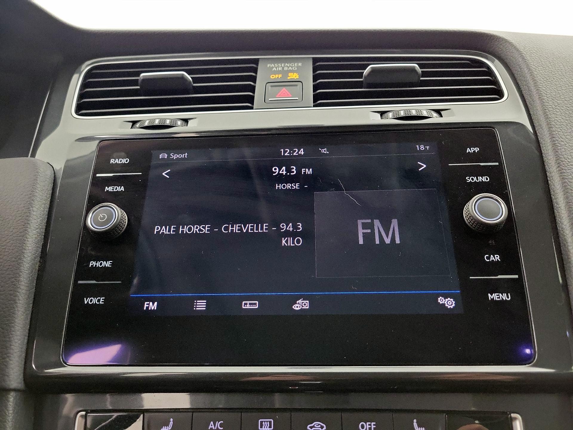 Thumbnail: 2018 Volkswagen Golf - 15