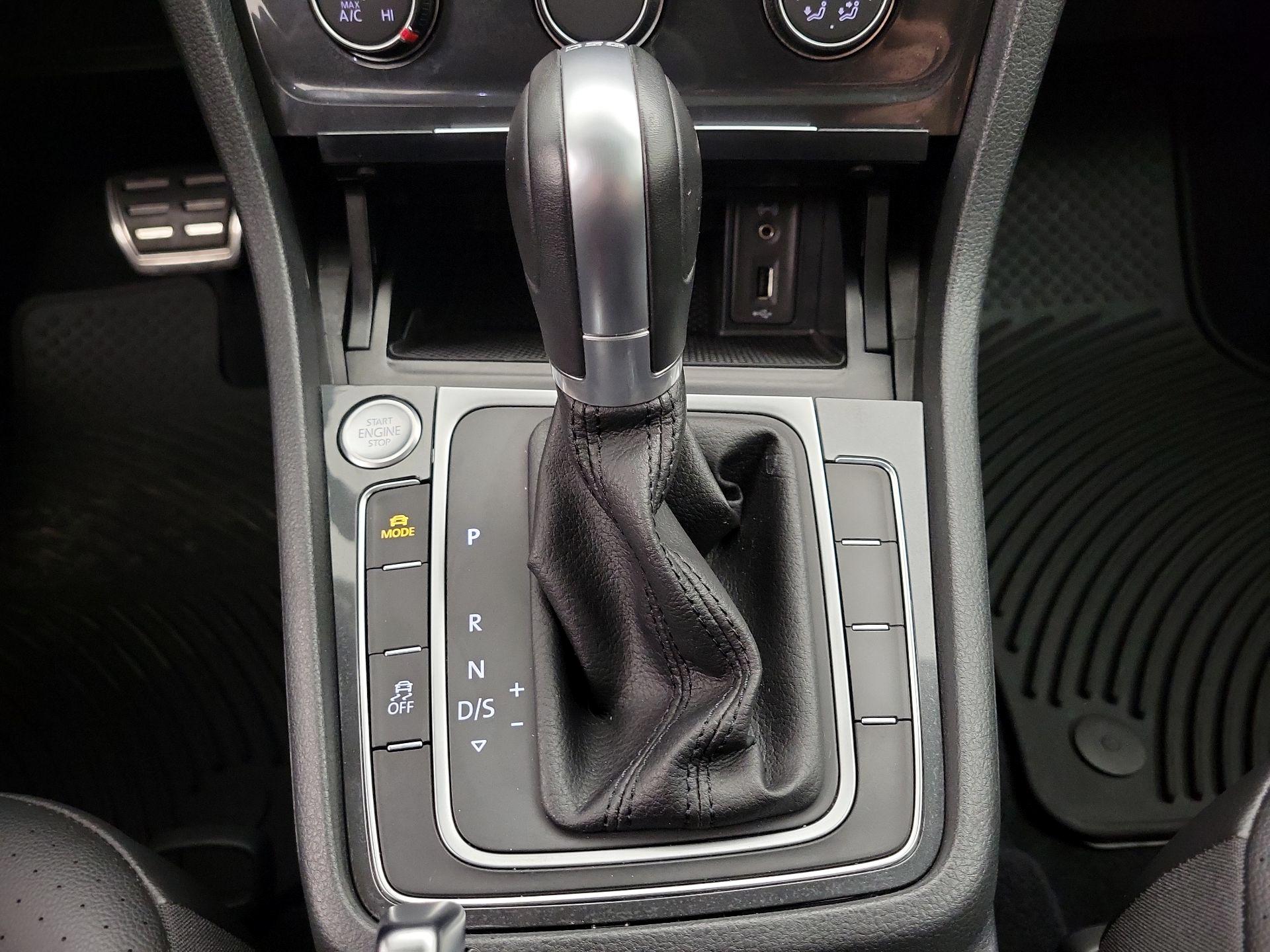 Thumbnail: 2018 Volkswagen Golf - 17