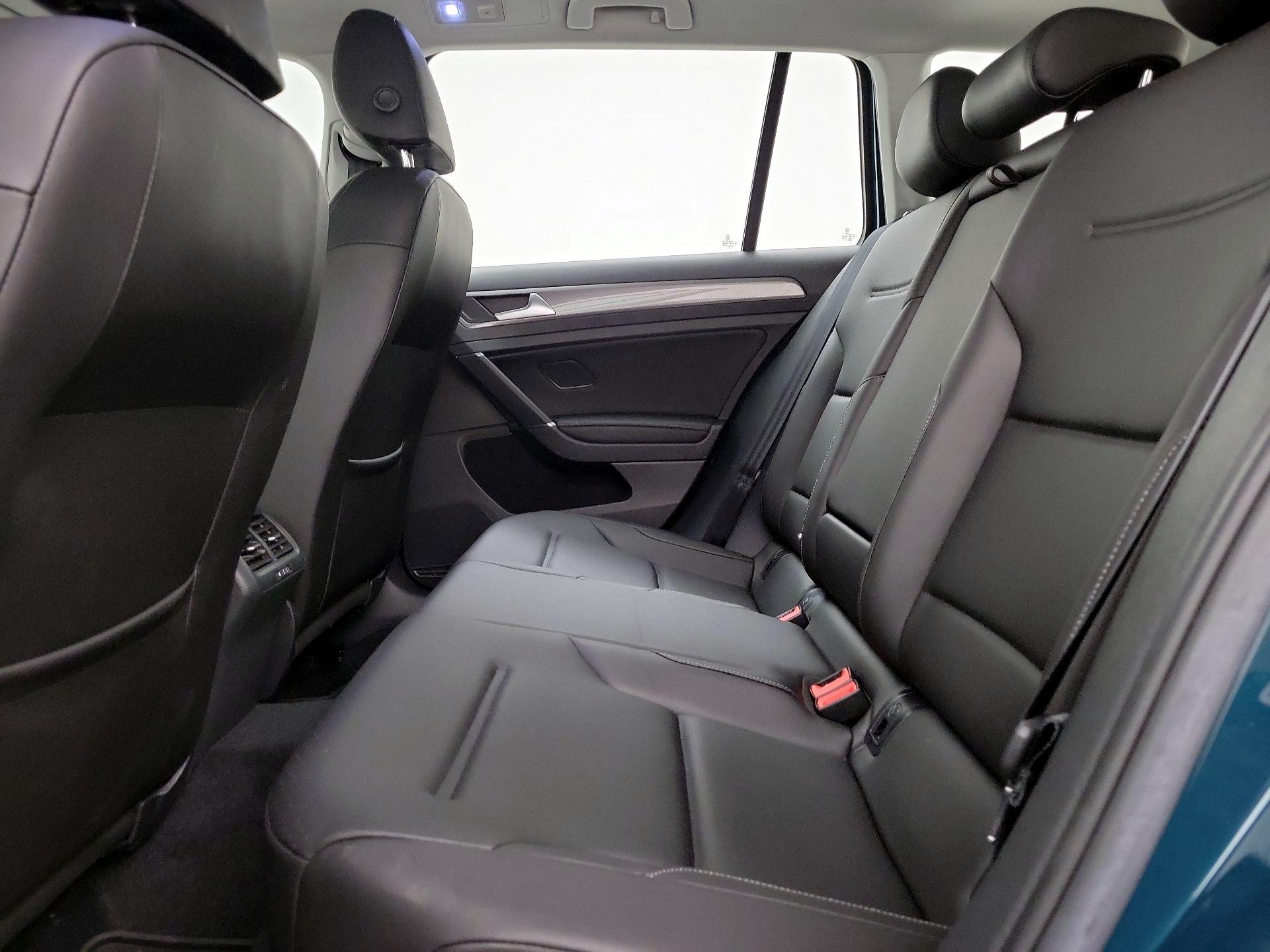 Thumbnail: 2018 Volkswagen Golf - 19