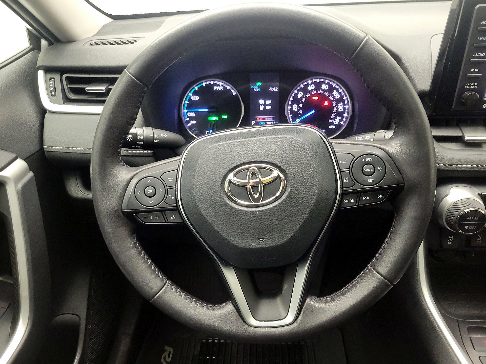 Thumbnail: 2021 Toyota RAV4 - 10