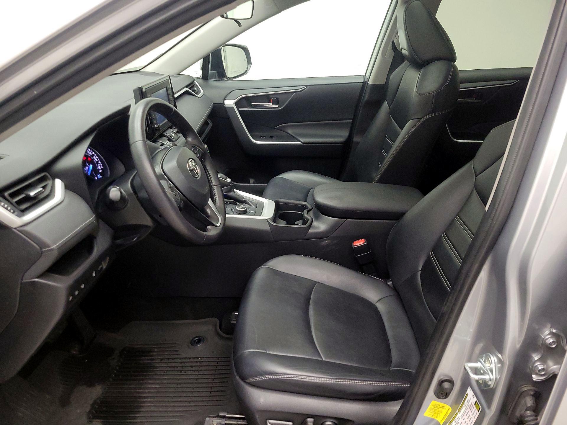 Thumbnail: 2021 Toyota RAV4 - 11