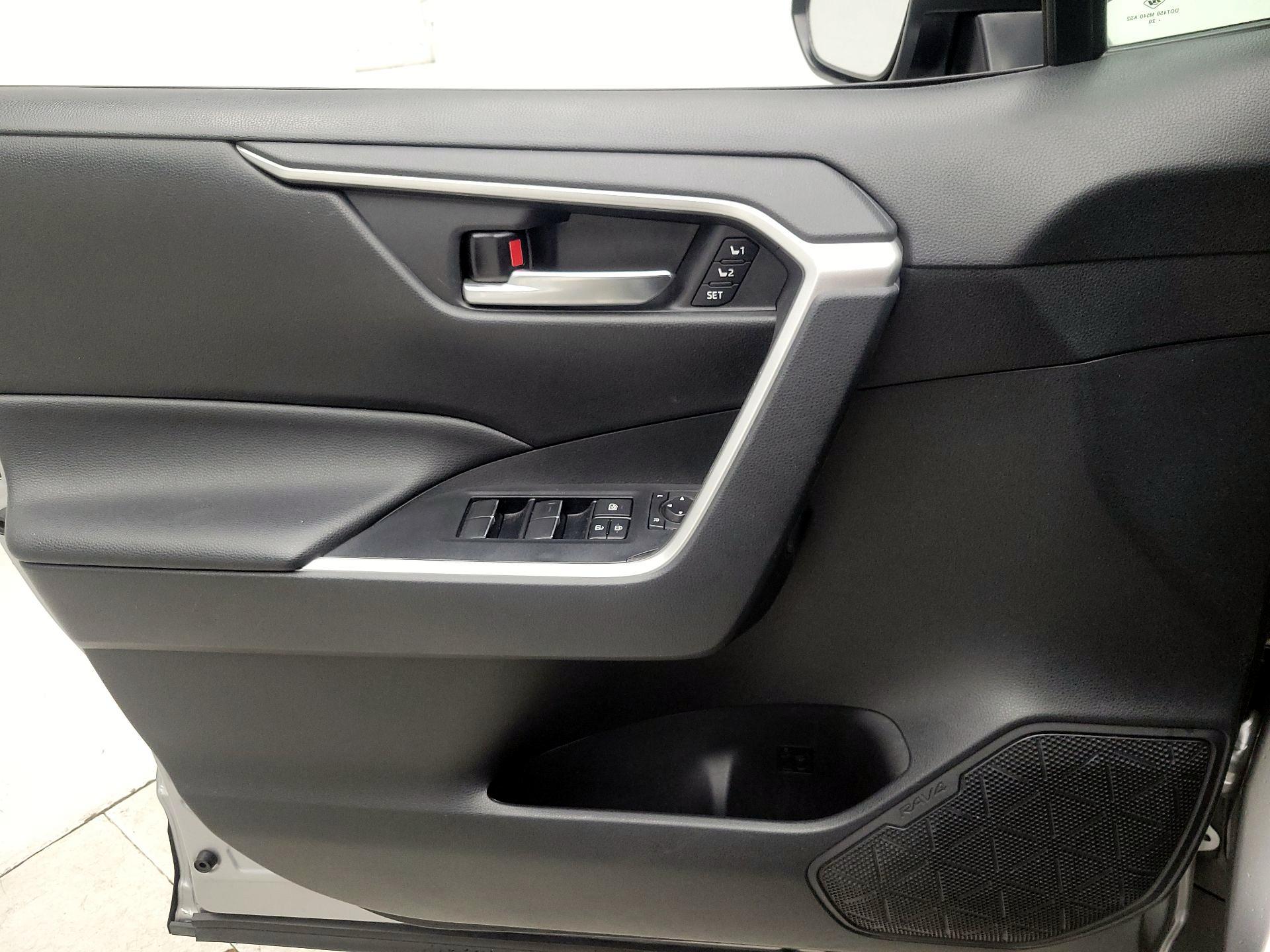 Thumbnail: 2021 Toyota RAV4 - 12