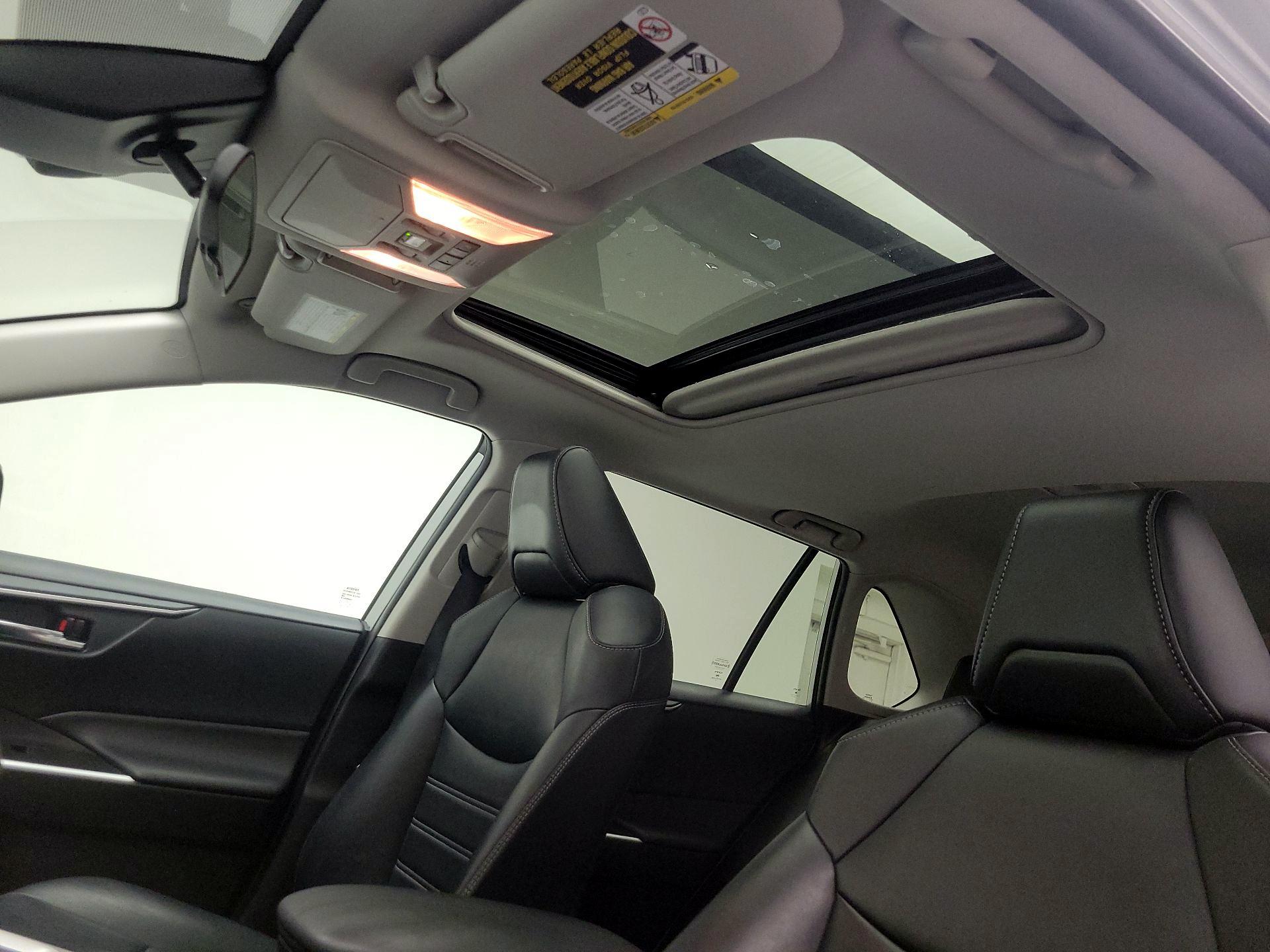 Thumbnail: 2021 Toyota RAV4 - 19