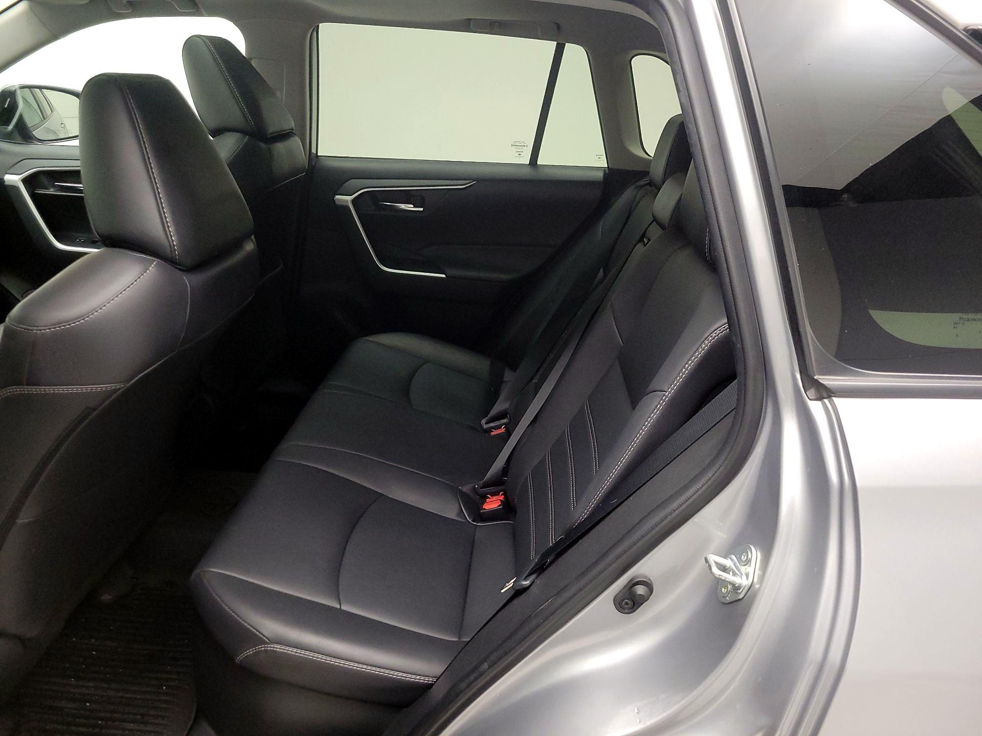 Thumbnail: 2021 Toyota RAV4 - 20