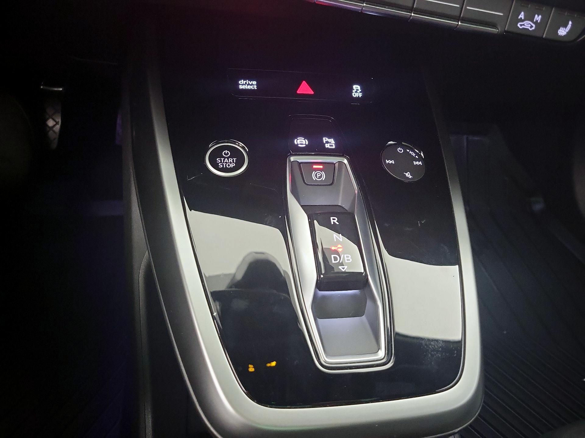 Thumbnail: 2024 Audi Q4 e-tron - 18