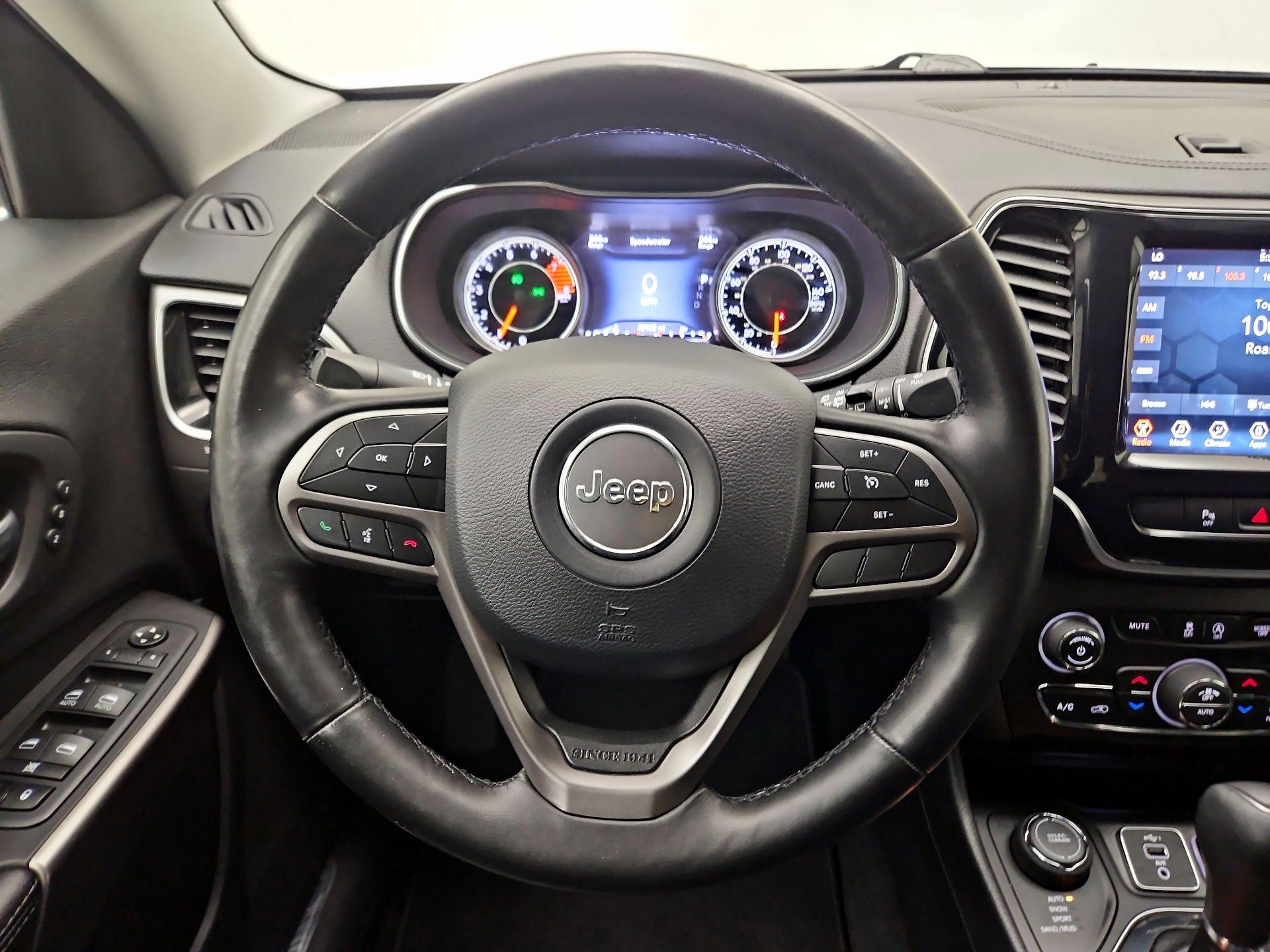 Thumbnail: 2020 Jeep Cherokee - 10