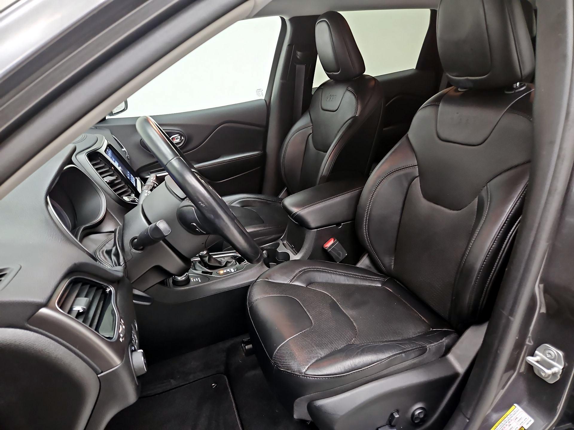 Thumbnail: 2020 Jeep Cherokee - 11