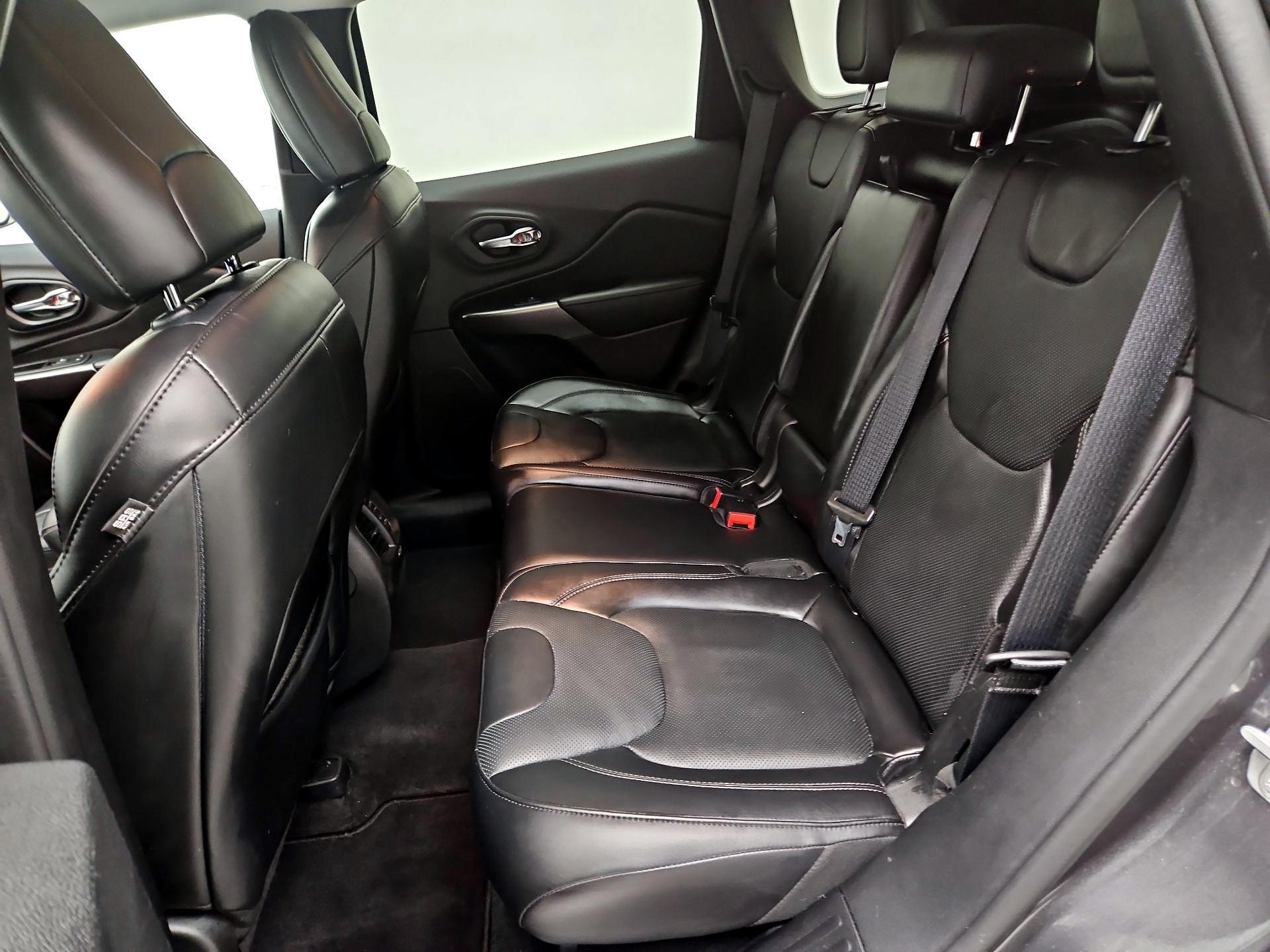 Thumbnail: 2020 Jeep Cherokee - 19