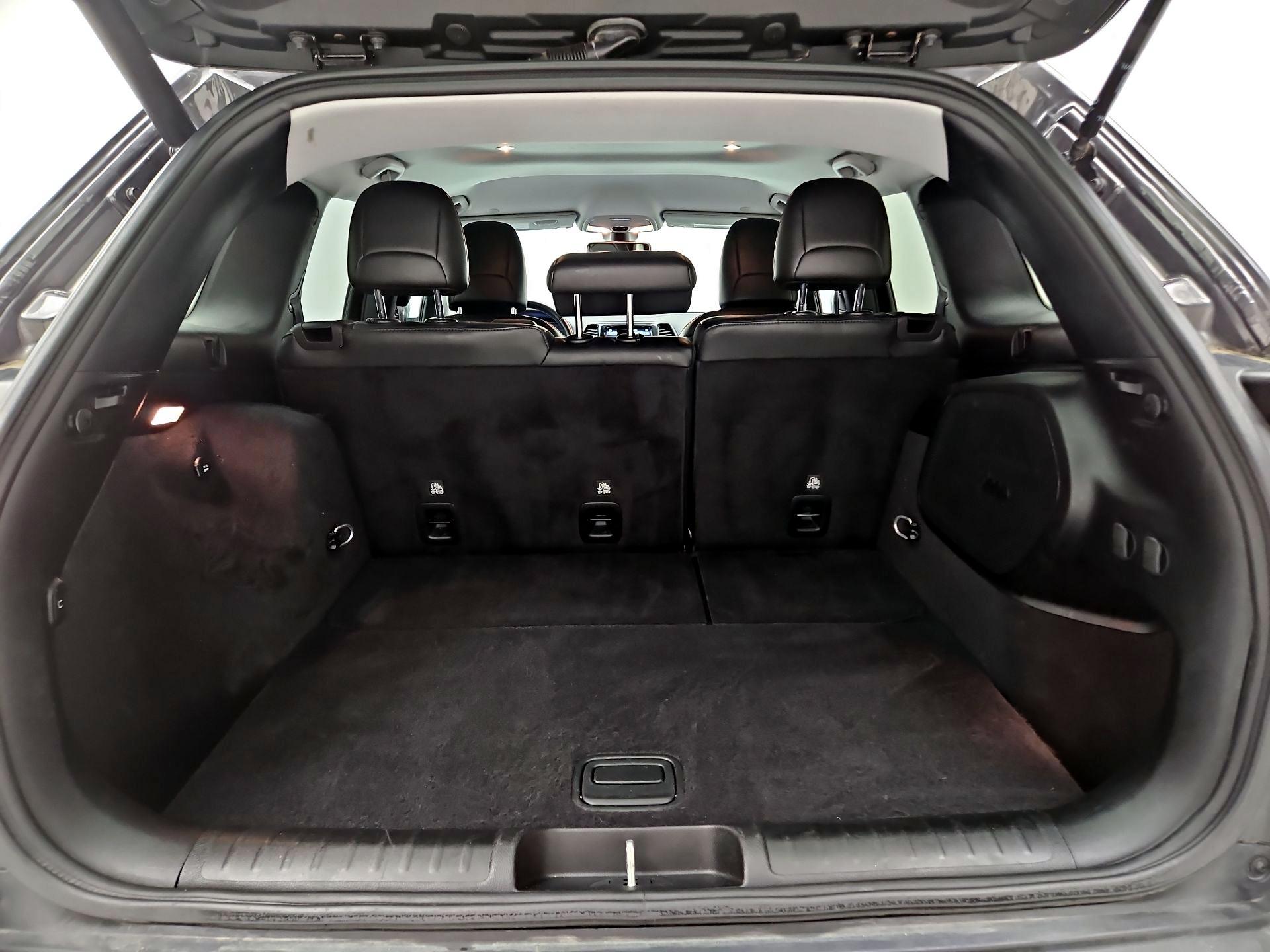 Thumbnail: 2020 Jeep Cherokee - 20