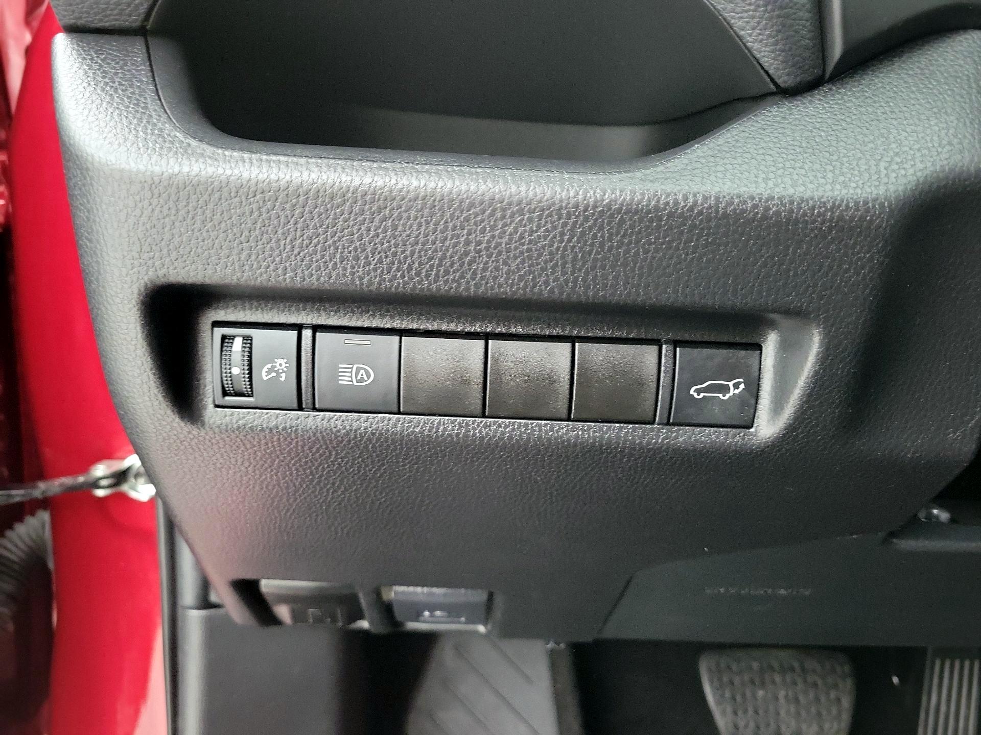 Thumbnail: 2022 Toyota RAV4 - 13