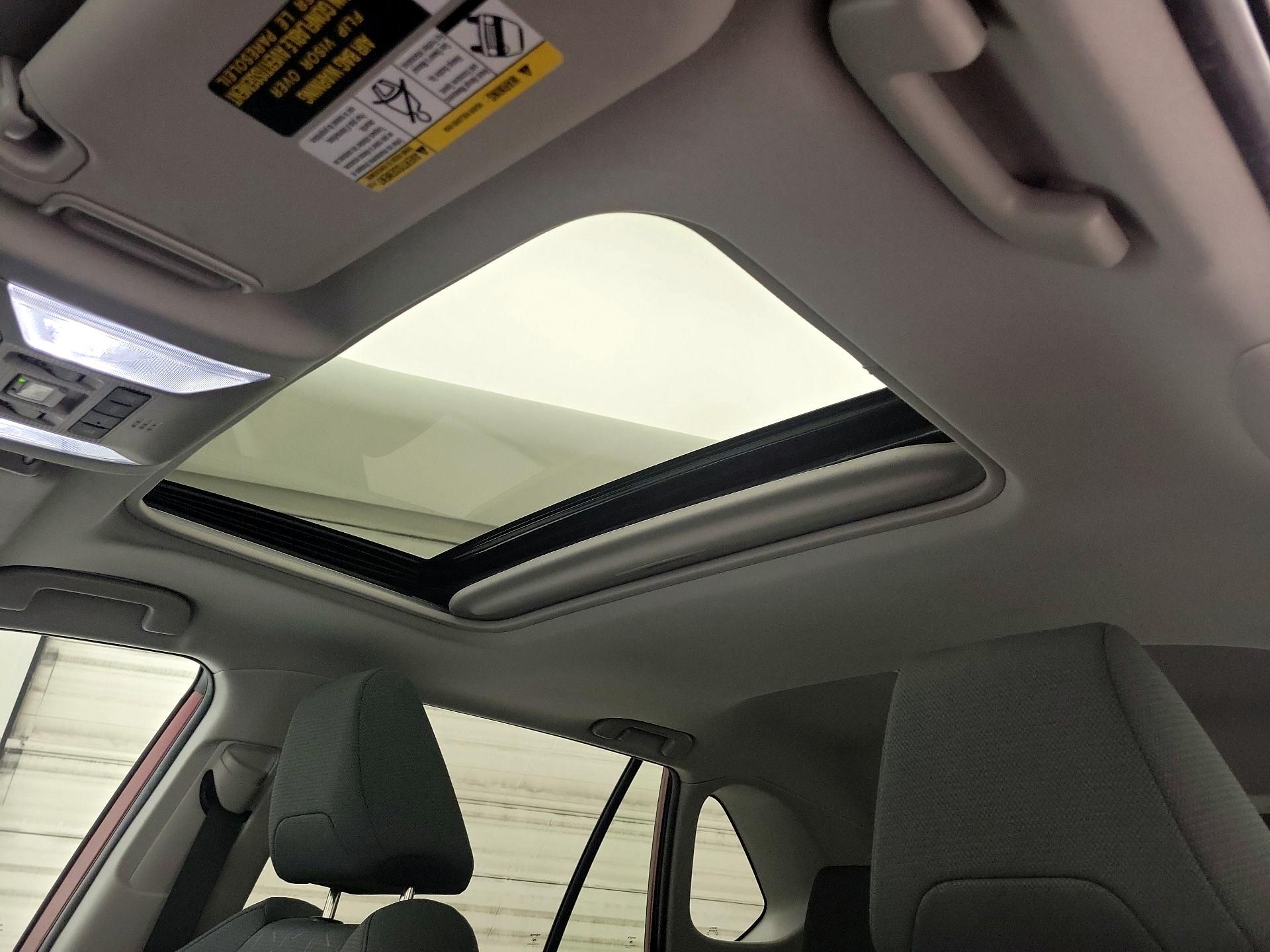 Thumbnail: 2022 Toyota RAV4 - 19