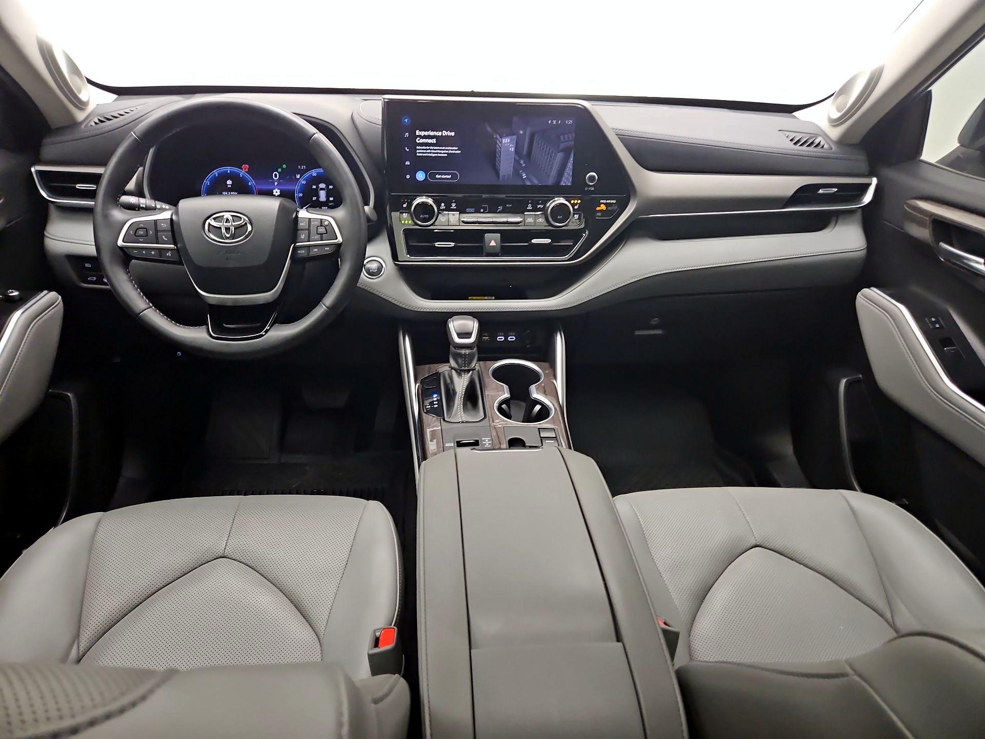 Thumbnail: 2023 Toyota Highlander - 9