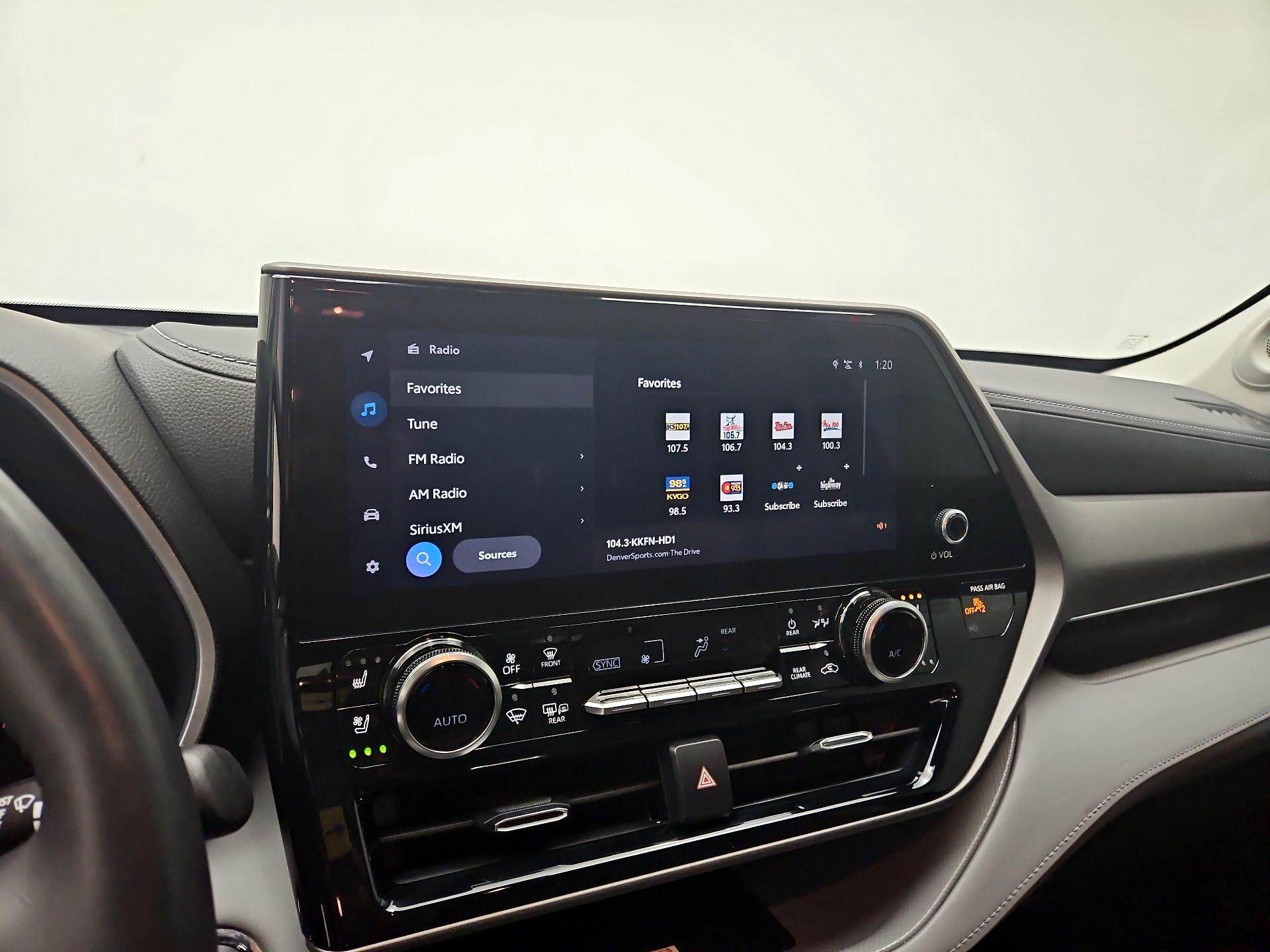 Thumbnail: 2023 Toyota Highlander - 16