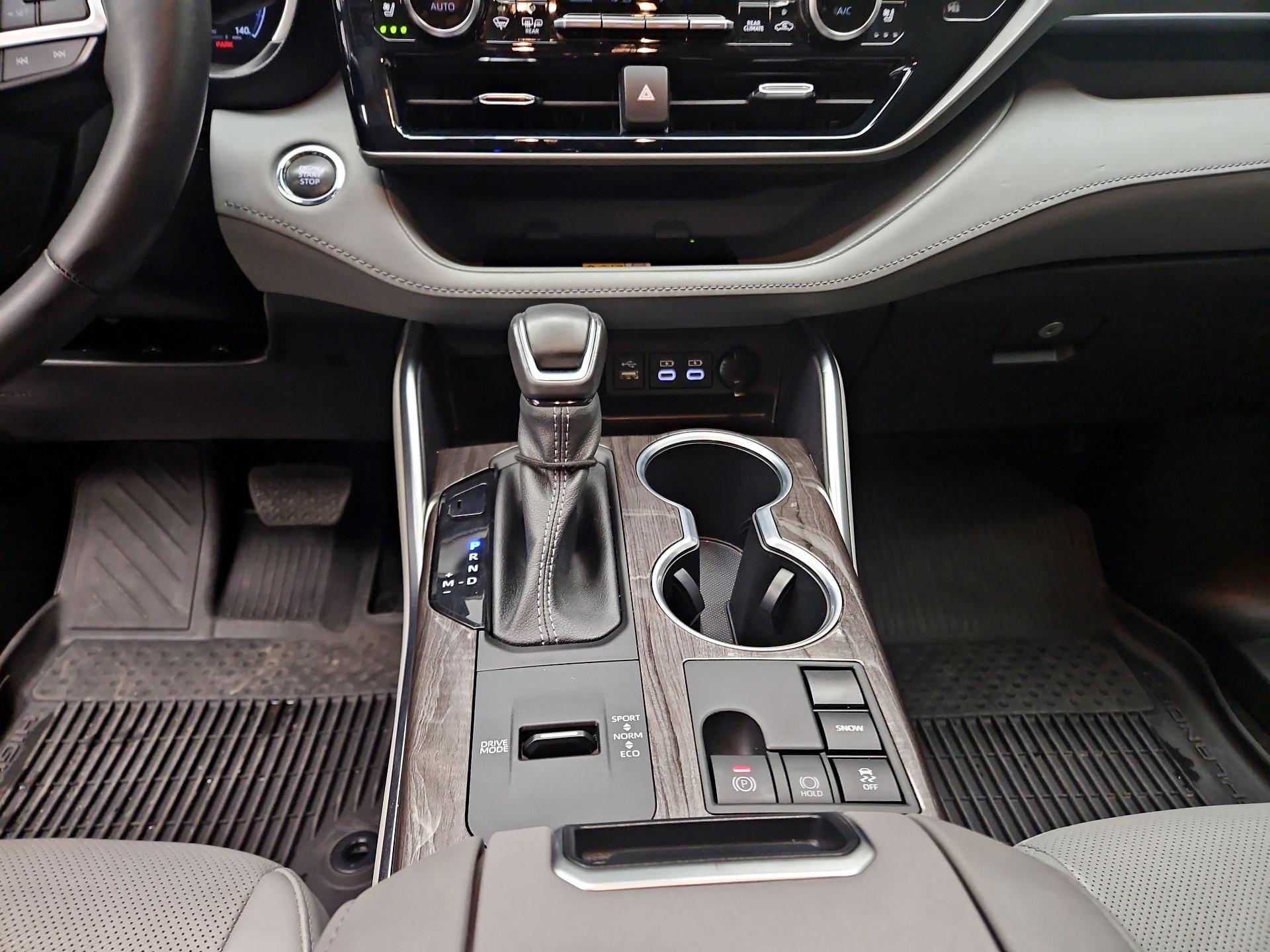 Thumbnail: 2023 Toyota Highlander - 18