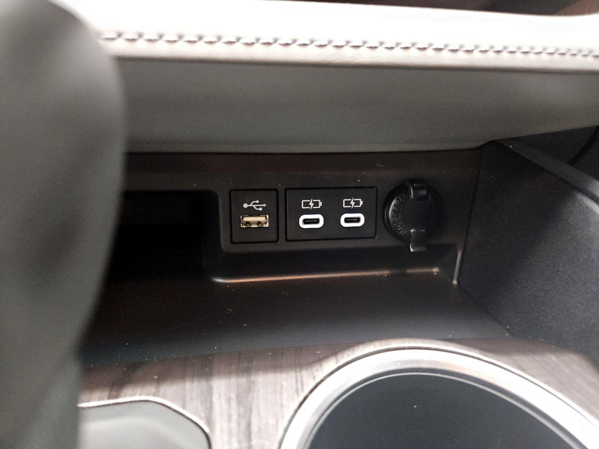 Thumbnail: 2023 Toyota Highlander - 19