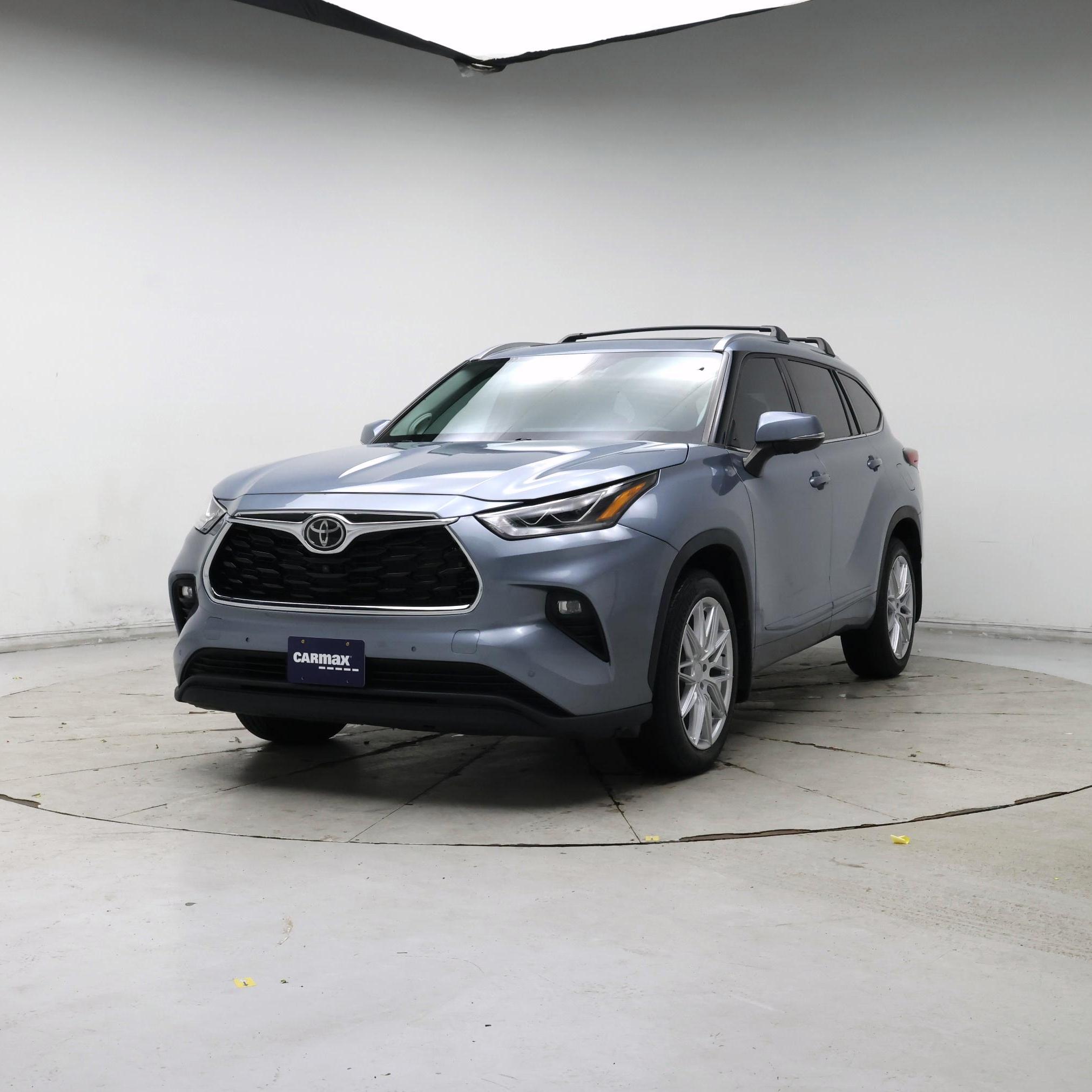 Thumbnail: 2023 Toyota Highlander - 4