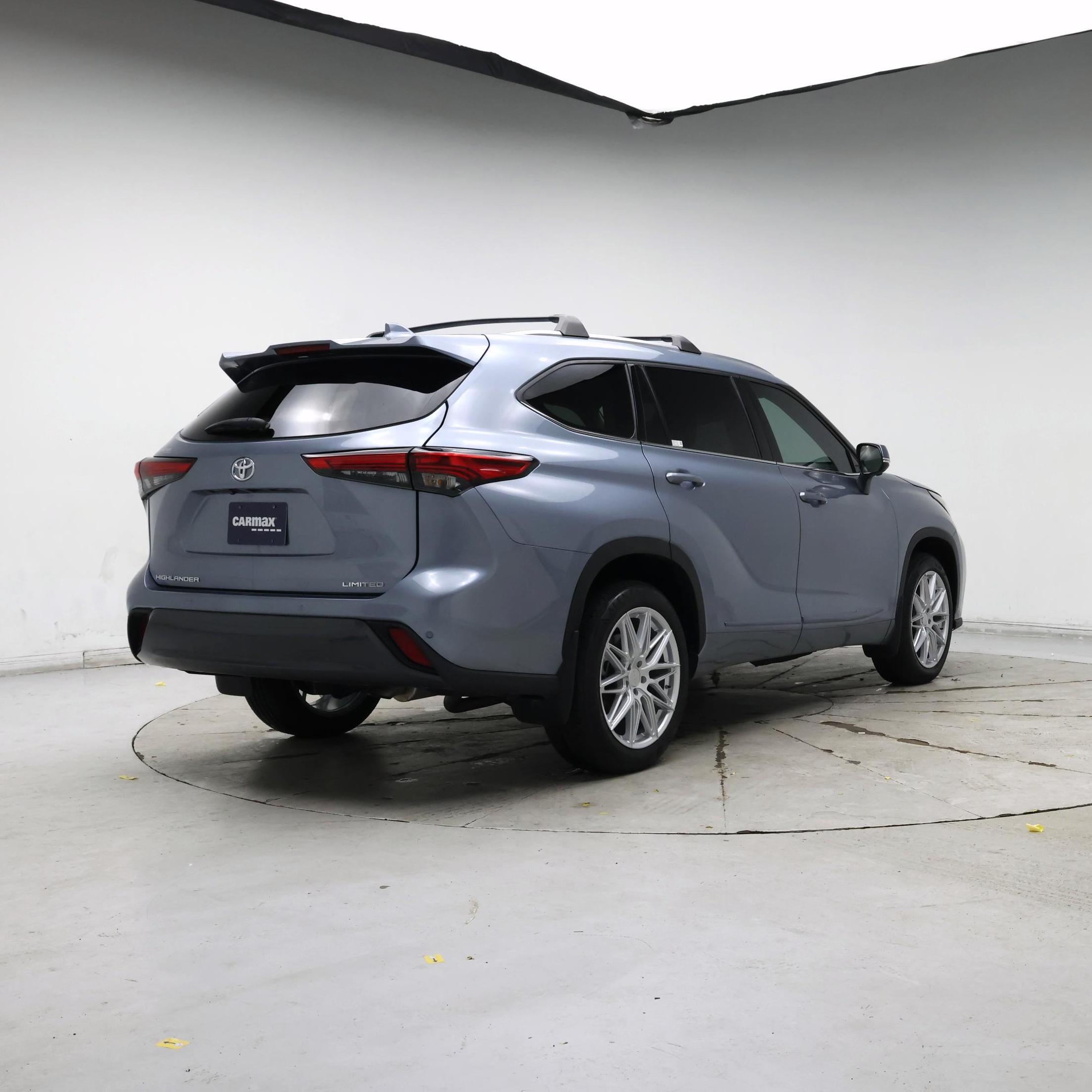 Thumbnail: 2023 Toyota Highlander - 8