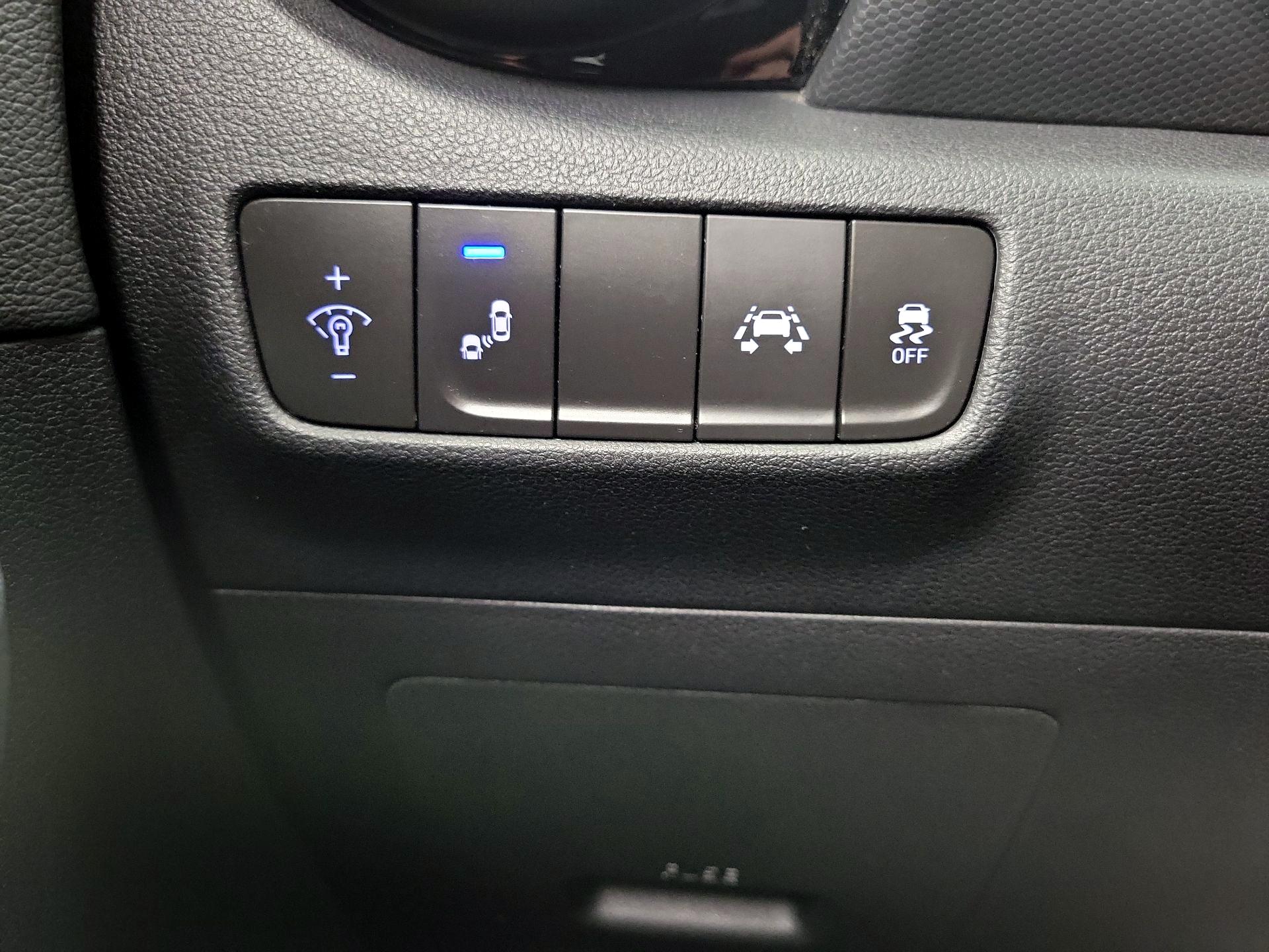 Thumbnail: 2020 Hyundai Kona - 13