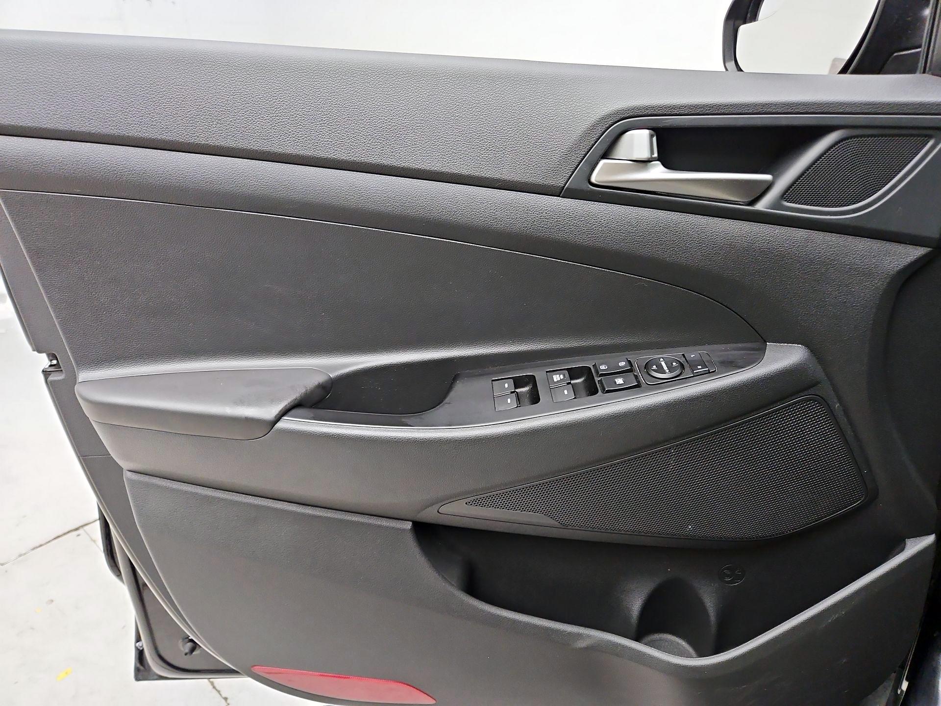 Thumbnail: 2019 Hyundai Tucson - 12