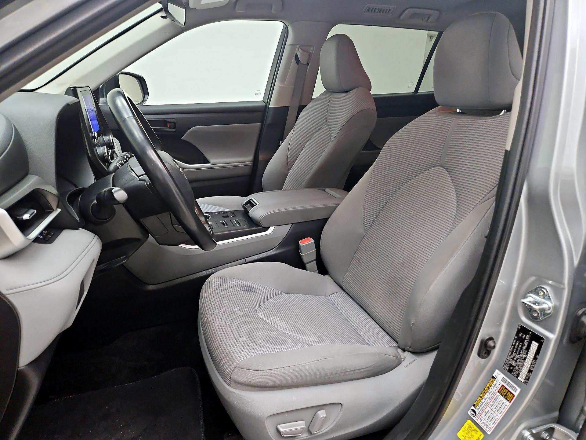 Thumbnail: 2023 Toyota Highlander - 11