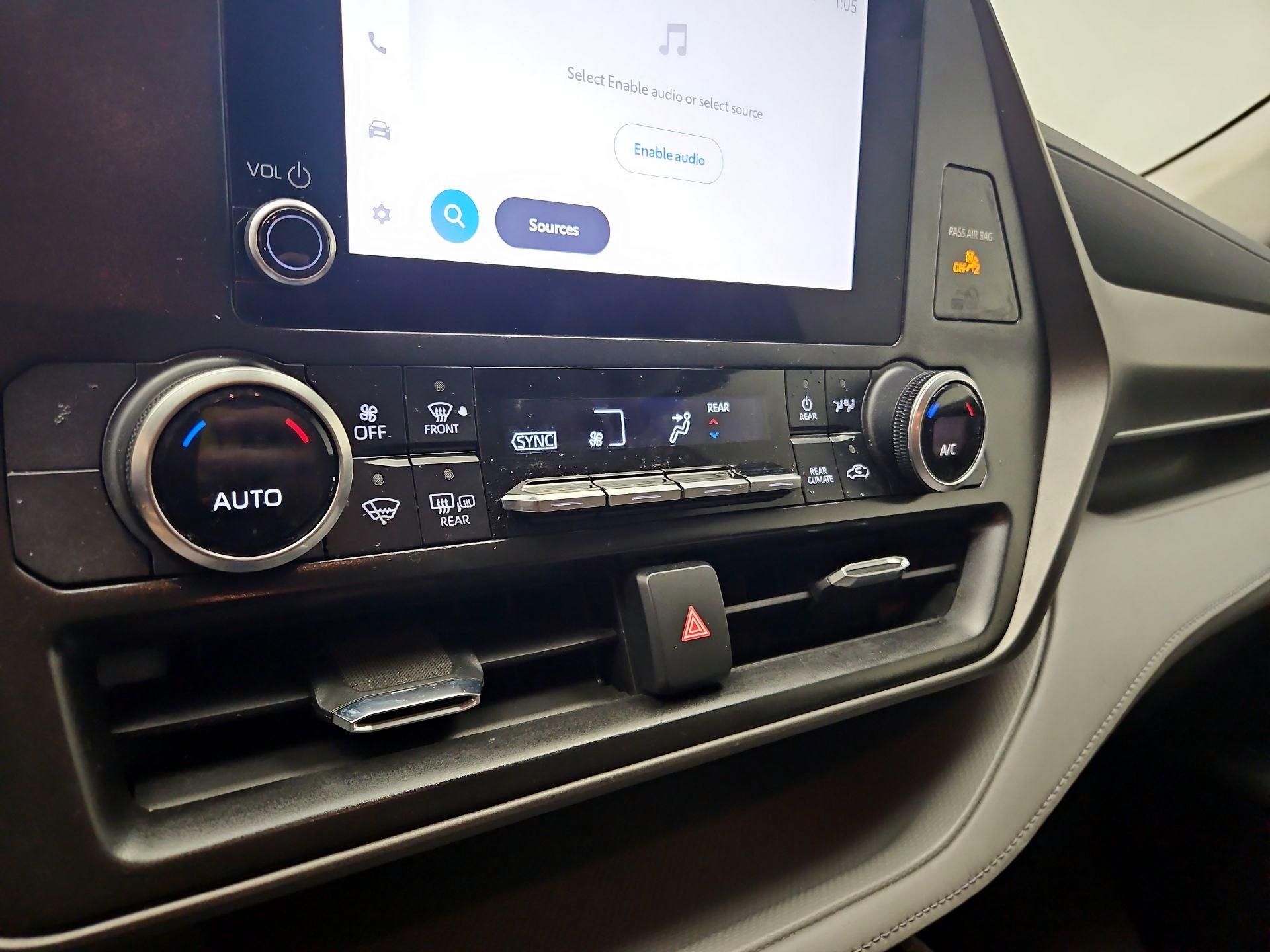 Thumbnail: 2023 Toyota Highlander - 16