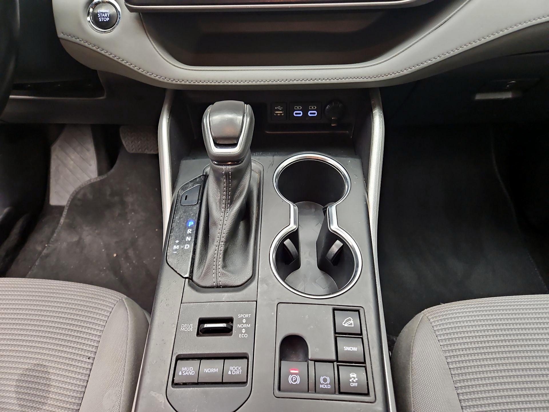 Thumbnail: 2023 Toyota Highlander - 17