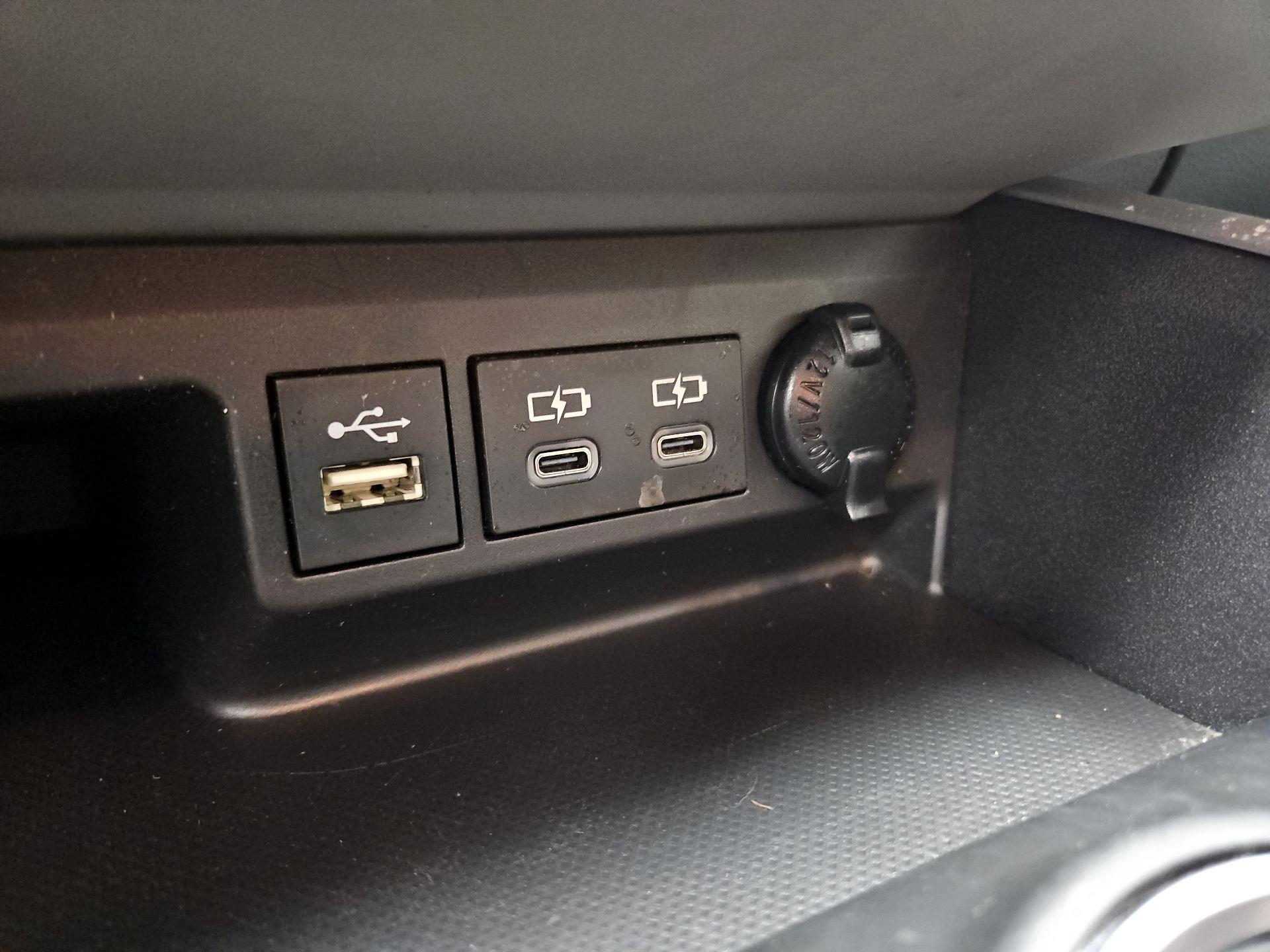 Thumbnail: 2023 Toyota Highlander - 18