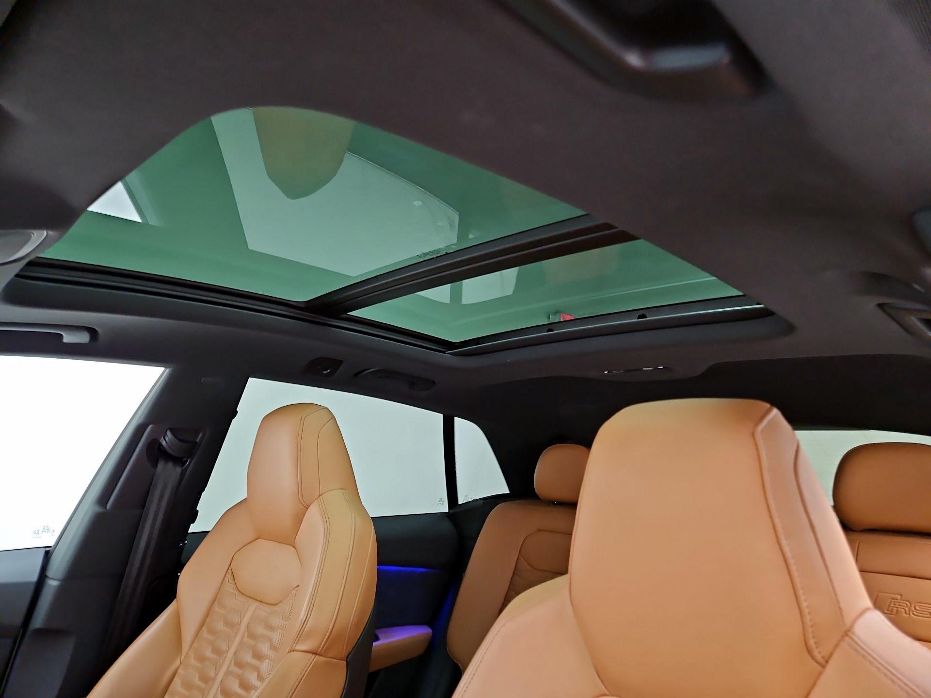 Thumbnail: 2022 Audi RS Q8 - 19