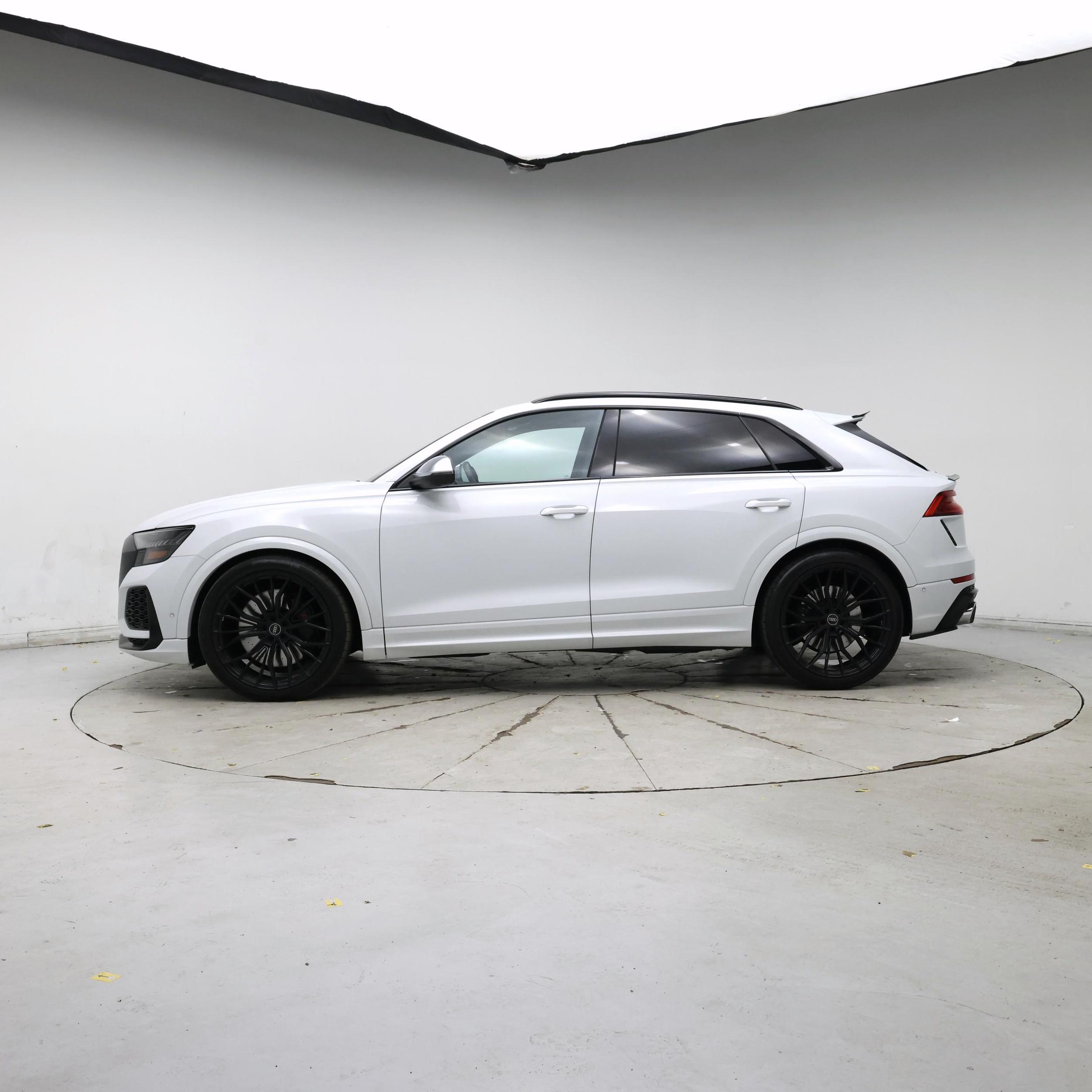 Thumbnail: 2022 Audi RS Q8 - 3