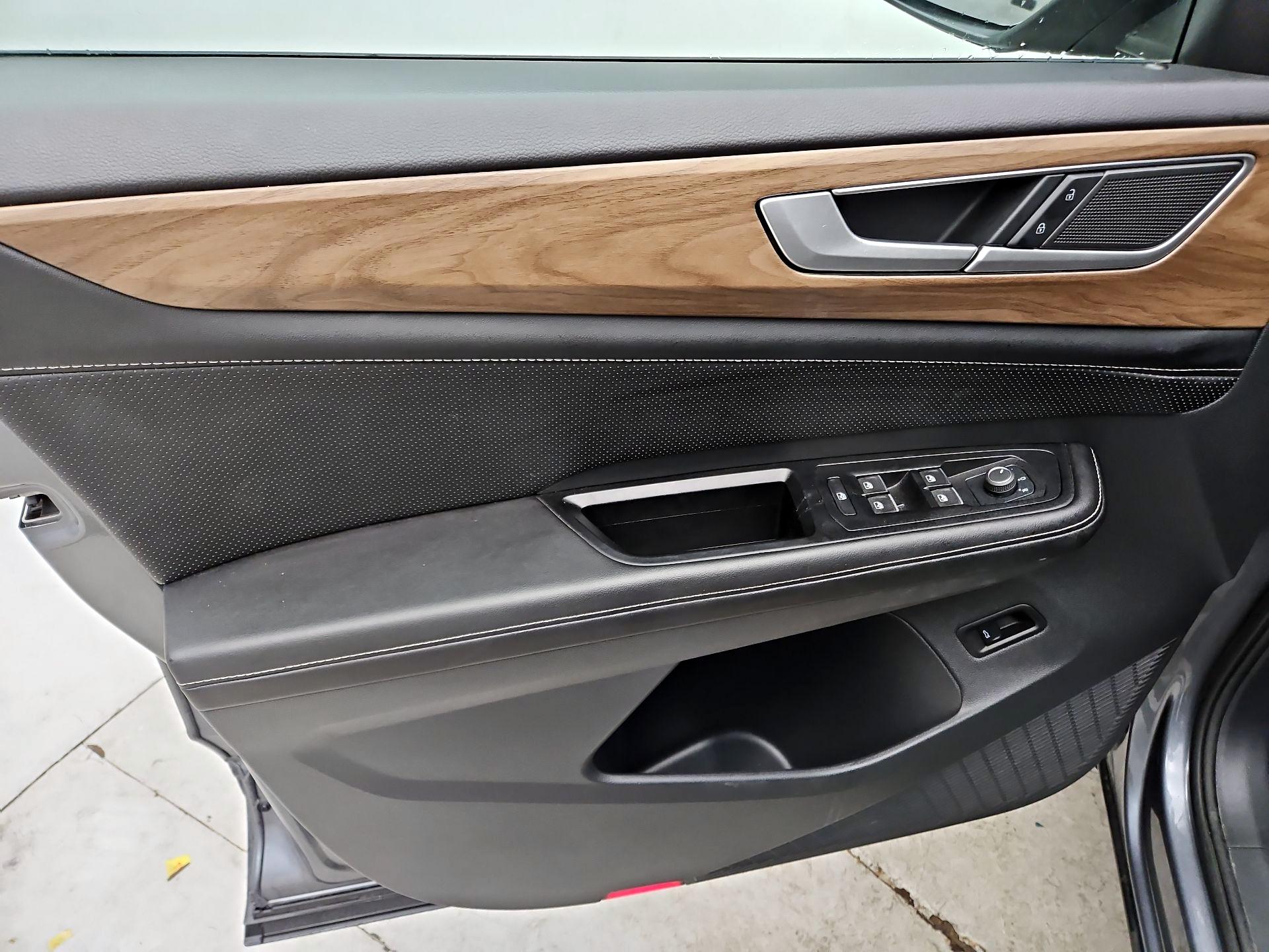 Thumbnail: 2024 Volkswagen Atlas - 12