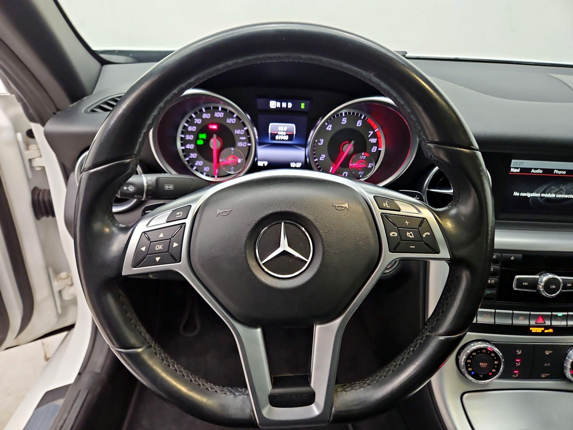 Thumbnail: 2016 Mercedes-Benz SLK - 10