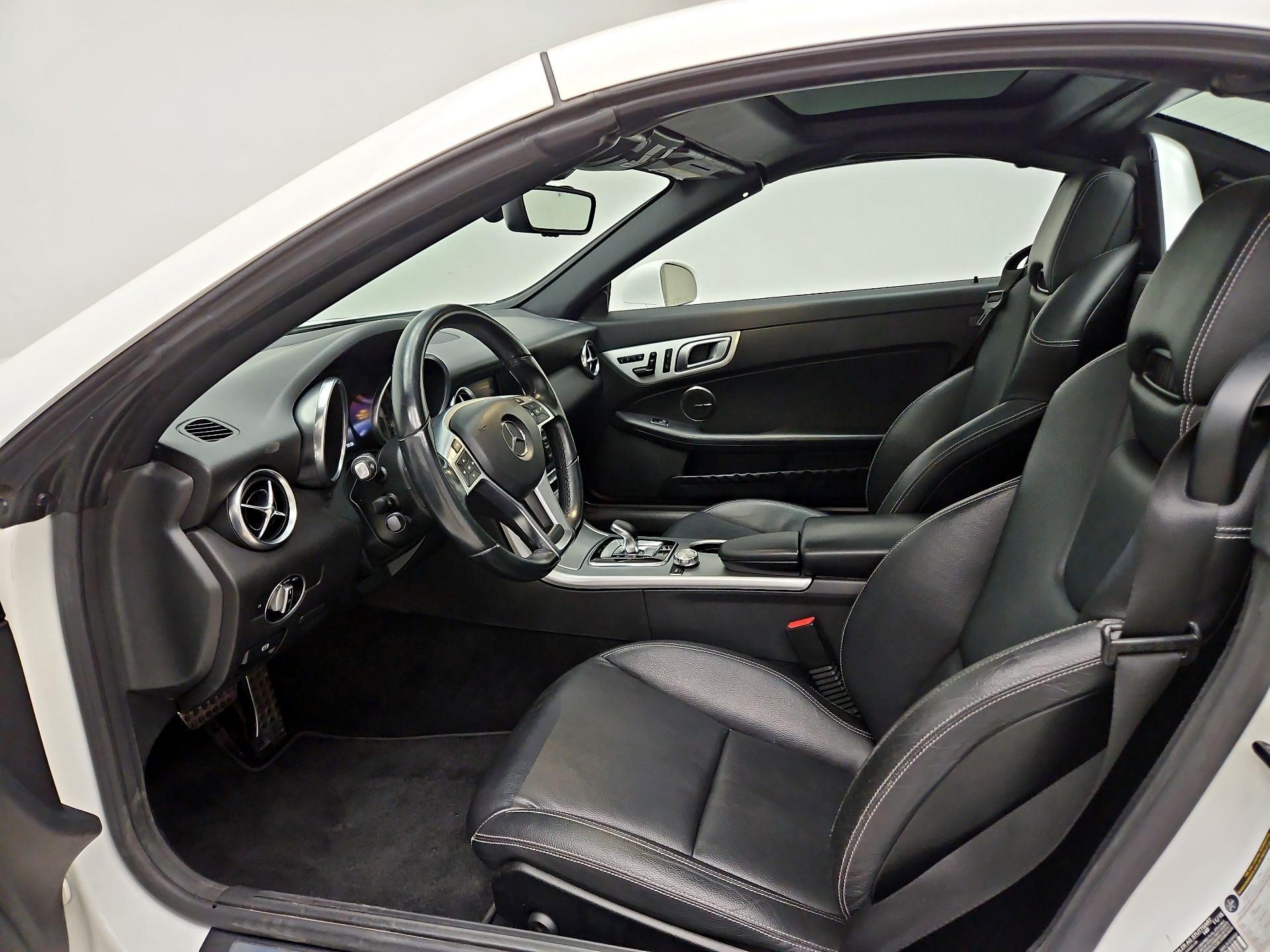 Thumbnail: 2016 Mercedes-Benz SLK - 11