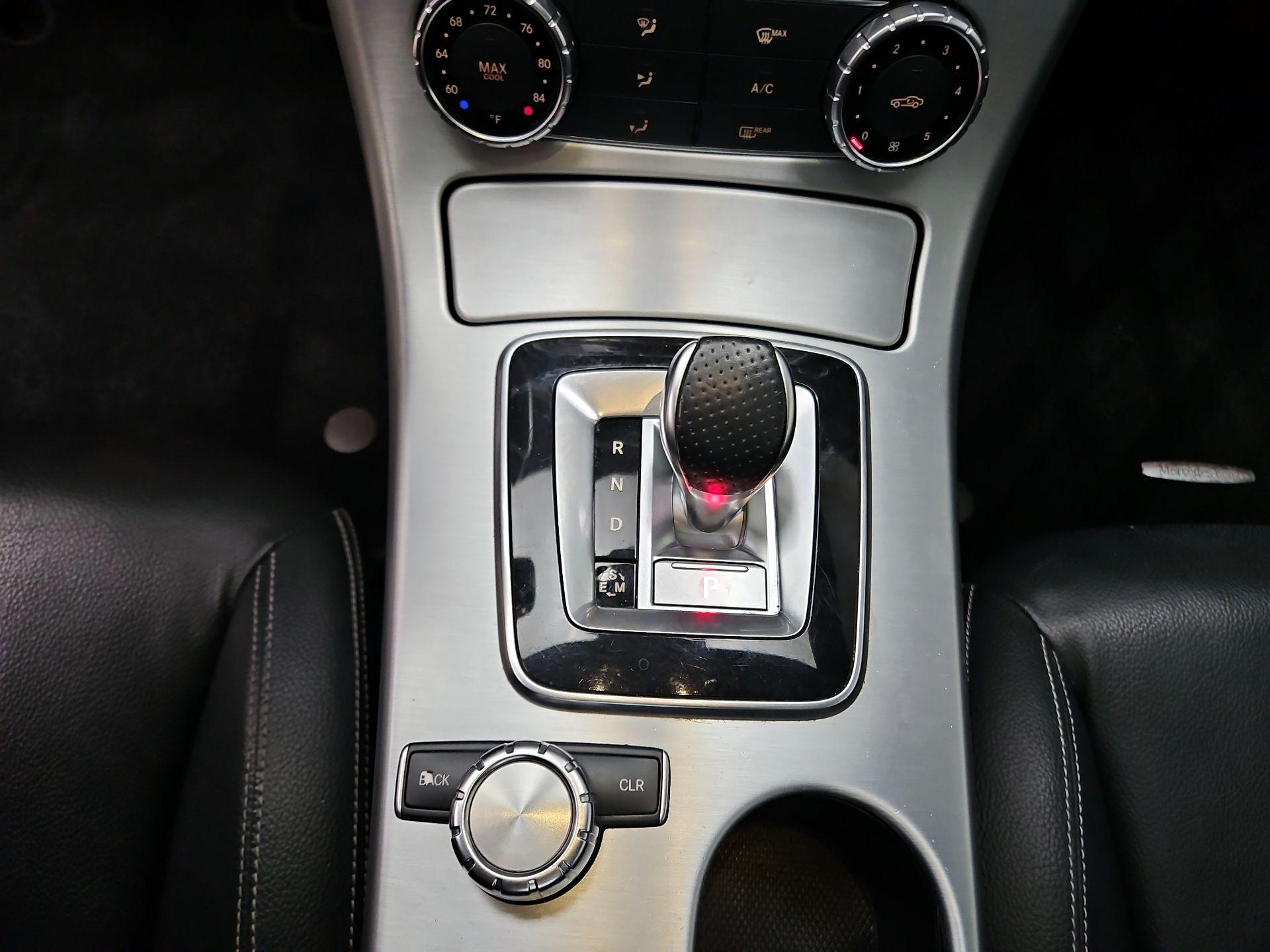 Thumbnail: 2016 Mercedes-Benz SLK - 17