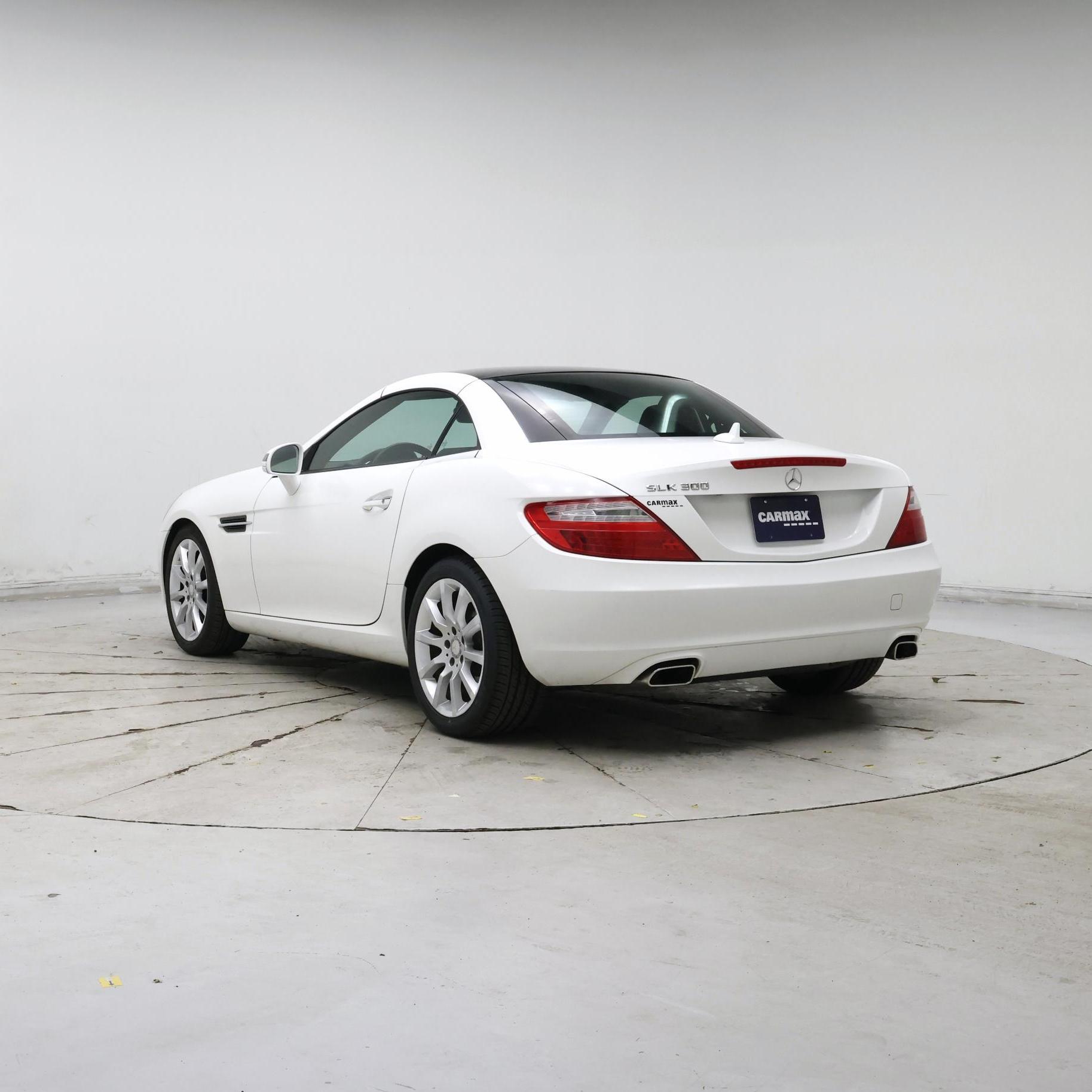 Thumbnail: 2016 Mercedes-Benz SLK - 2